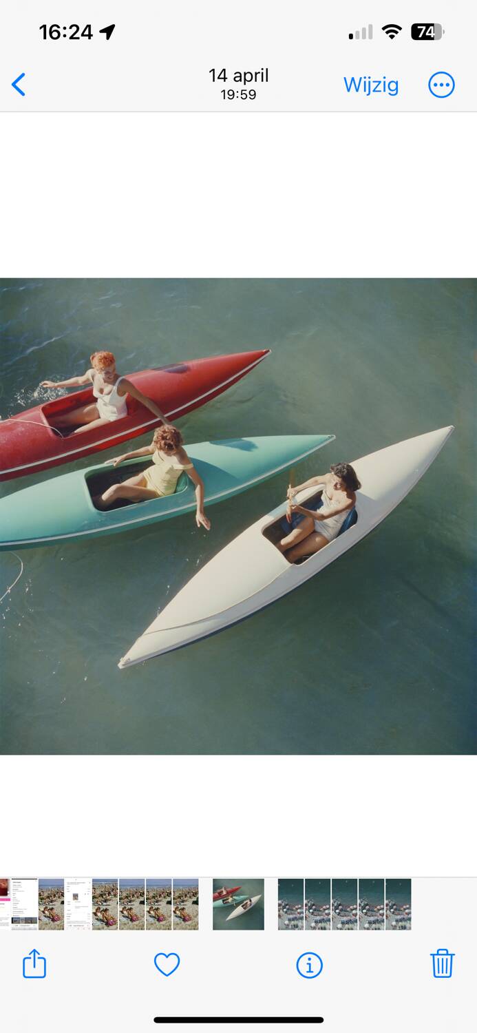 Slim Aarons, tirage d'art, Jeunes femmes faisant du canoë à Zephyr Cove, du côté Nevada du lac Tahoe, États-Unis, 1959