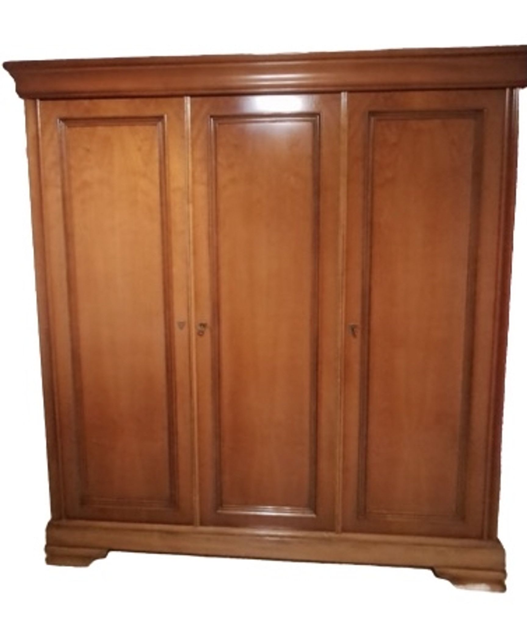 Armoire en merisier style Louis Philippe