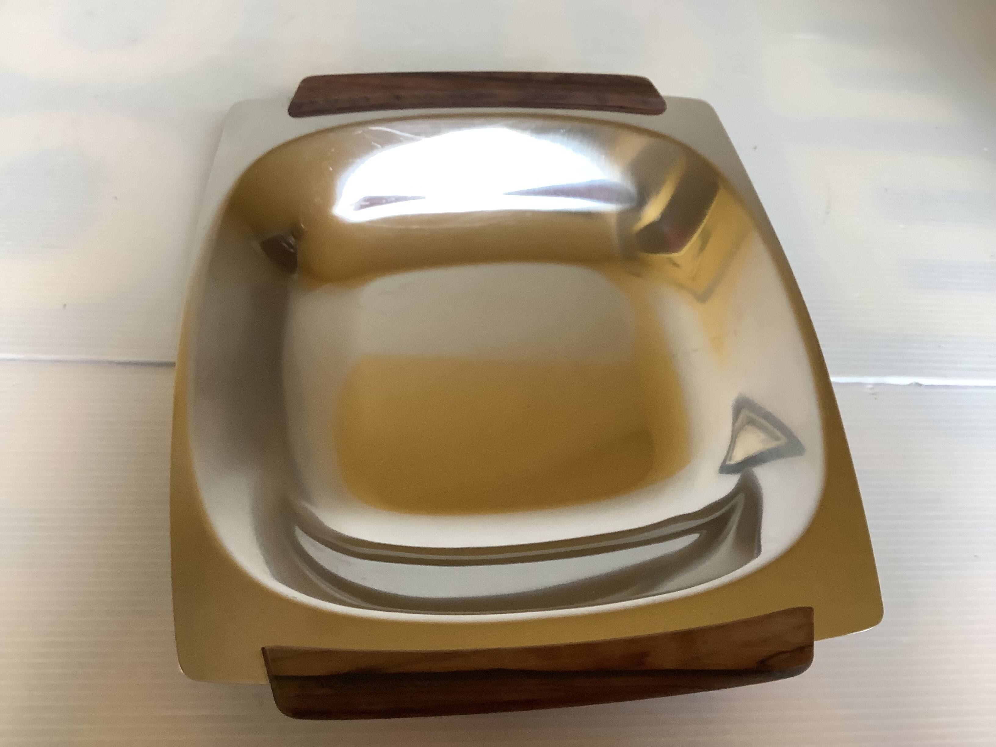 Plat carré métal et bois style scandinave
