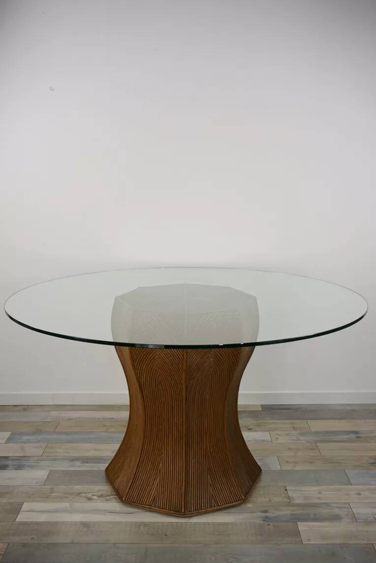 Round table from the 60s - 70s in rattan and glass