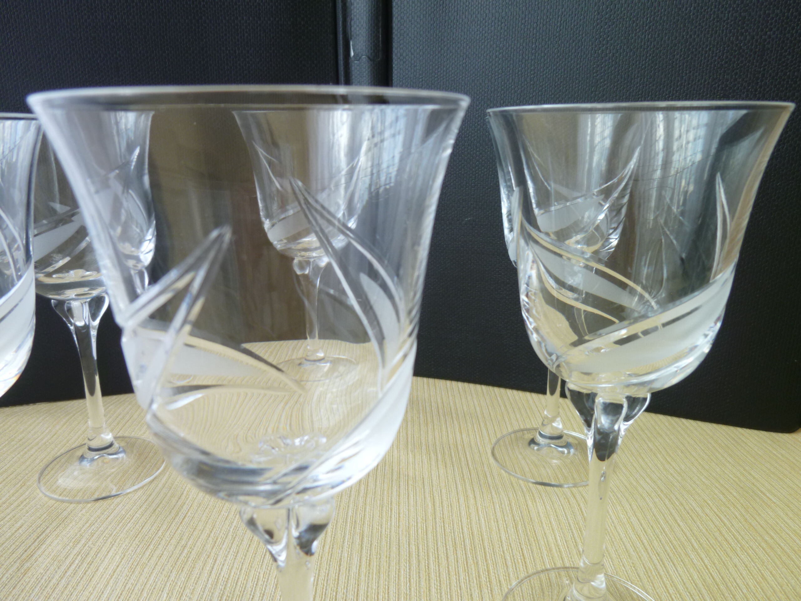 Set of 6 red wine glasses