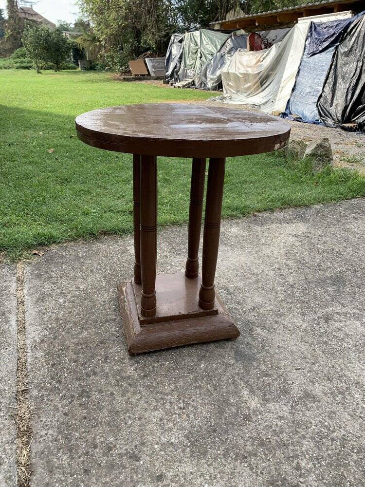 1930s Art Deco round side table in painted brown wood — column leg base