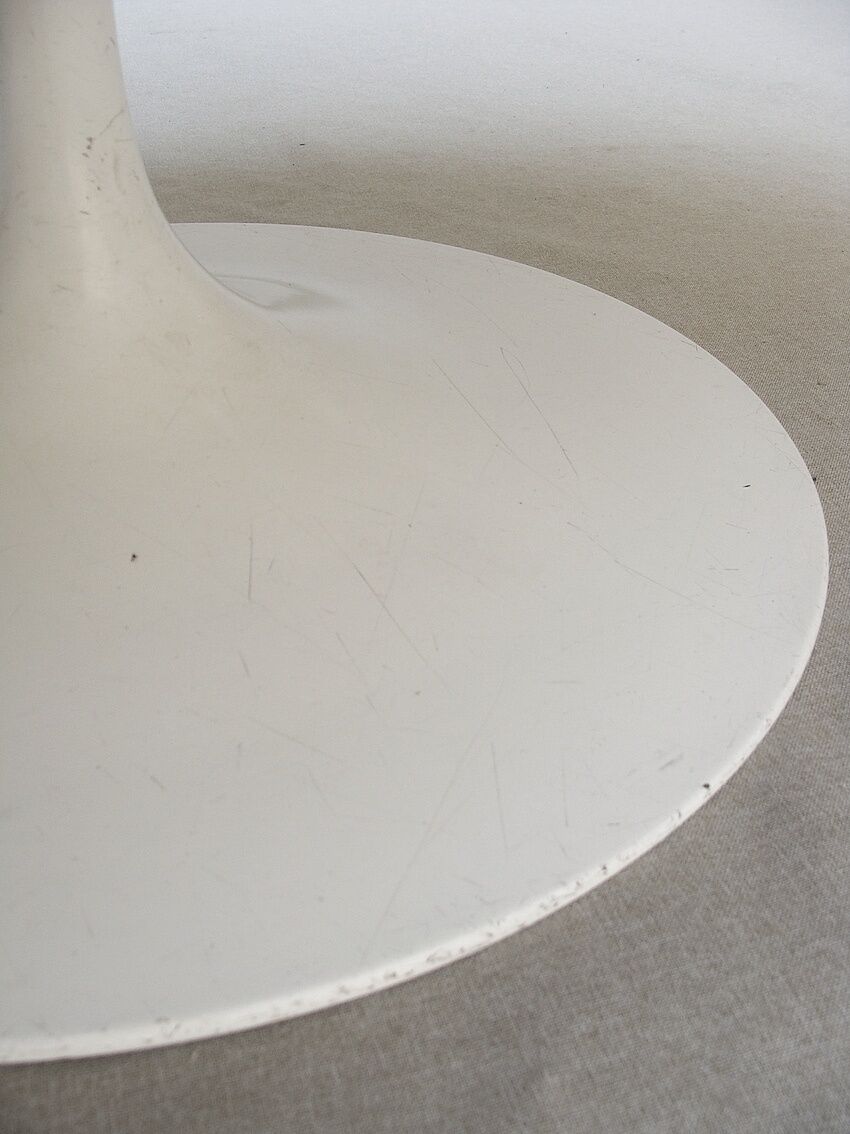 Oval Tulip coffee table, Eero Saarinen for Knoll International