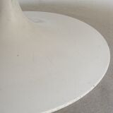 Oval Tulip coffee table, Eero Saarinen for Knoll International