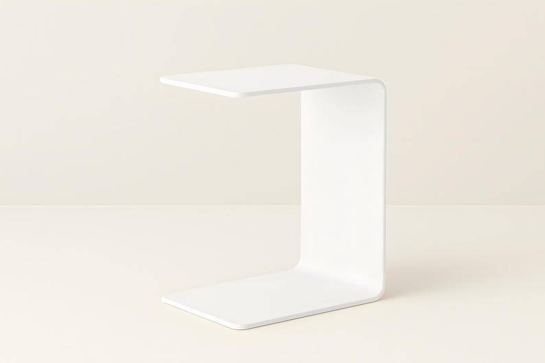 Table d'appoint minimaliste en acier