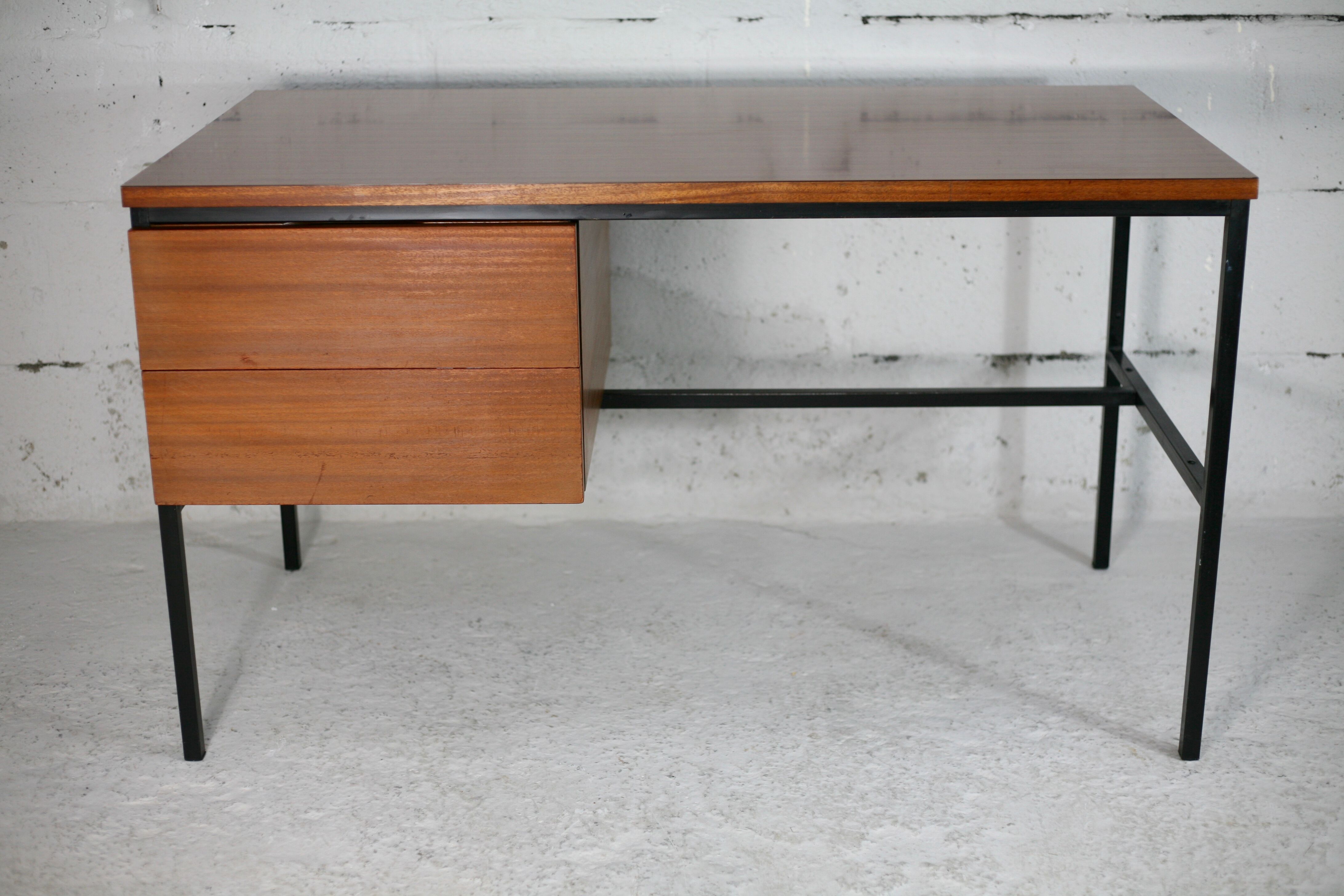 Desk model 620. by Pierre Guariche for Minvielle, France, circa 1955