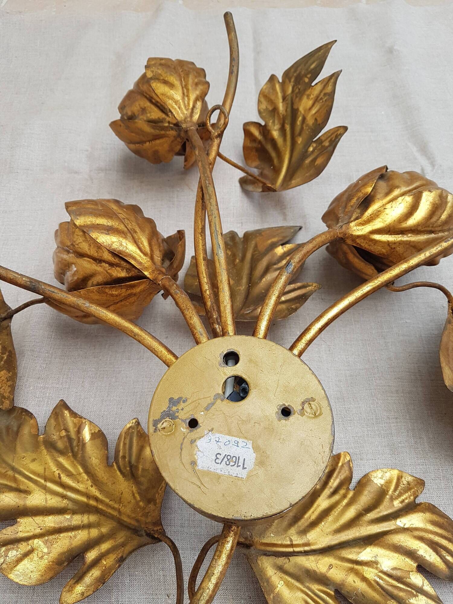 Paire d'appliques murales fleur feuillage en métal doré par Hans Kögl, 1970