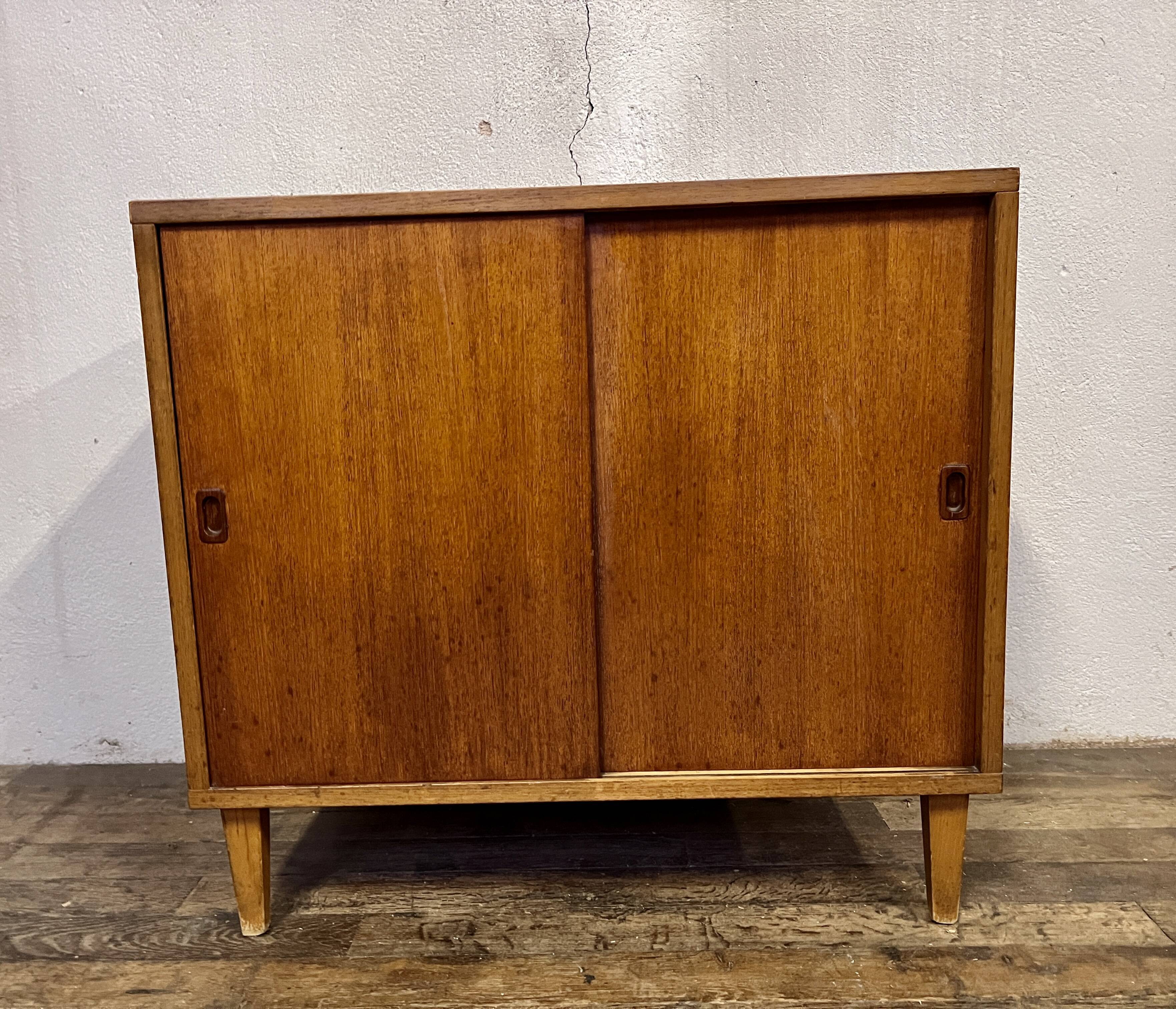 Vintage footwork compass buffet