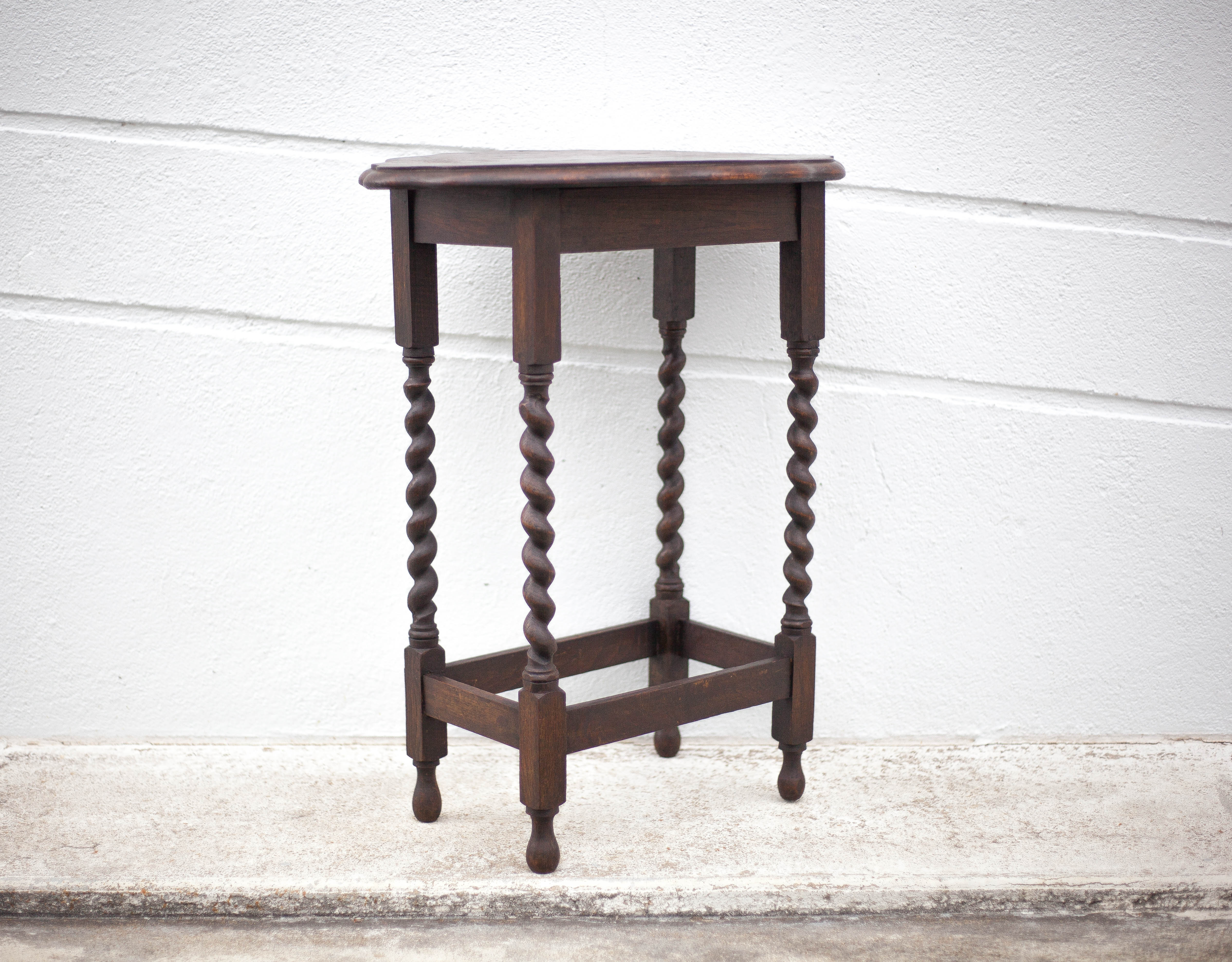 Table bois pieds tournés, table console bois, table ovale, sellette, porte-plante