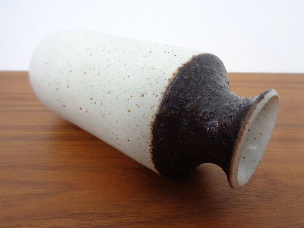 Minimalist stoneware vase by Bruno Gambone, Italy, 1970s