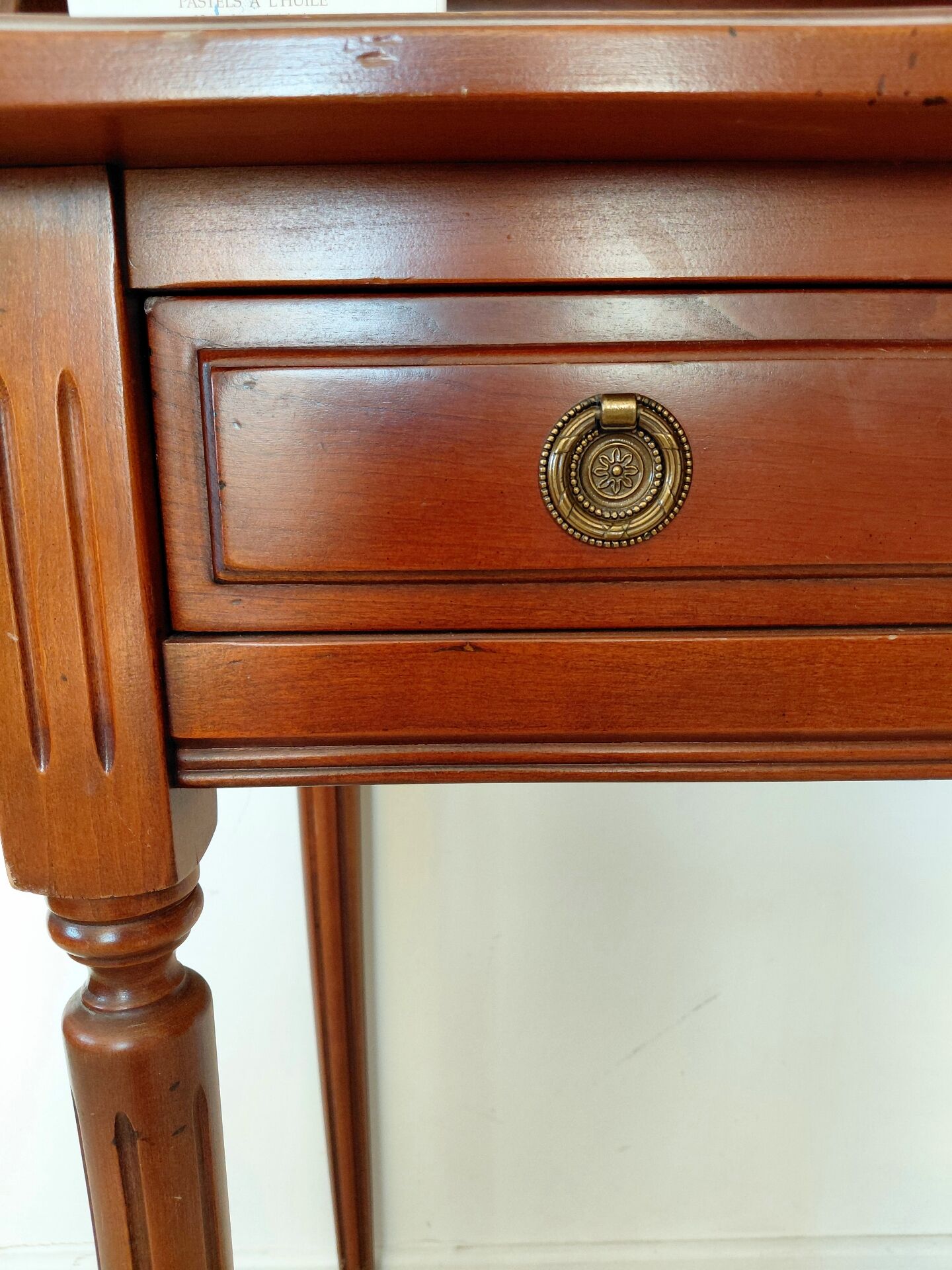 Bureau Bonheur du Jour in Louis XVI style - Cherry wood and Brass - NF P label.