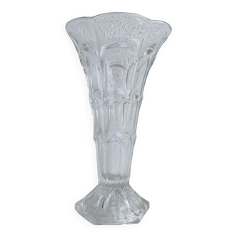 Vase en verre moulé vintage
