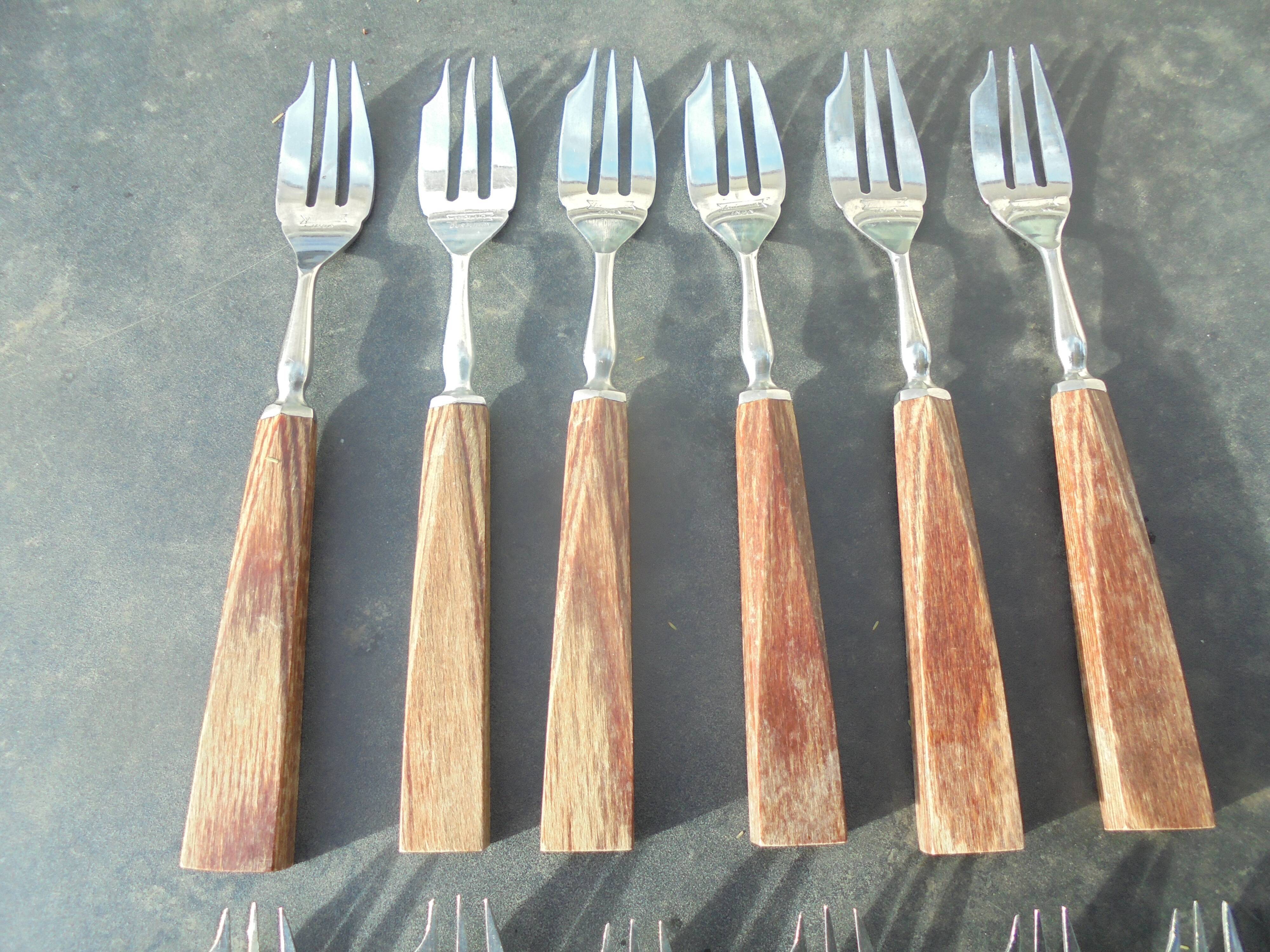 12 art deco dessert forks or desserts