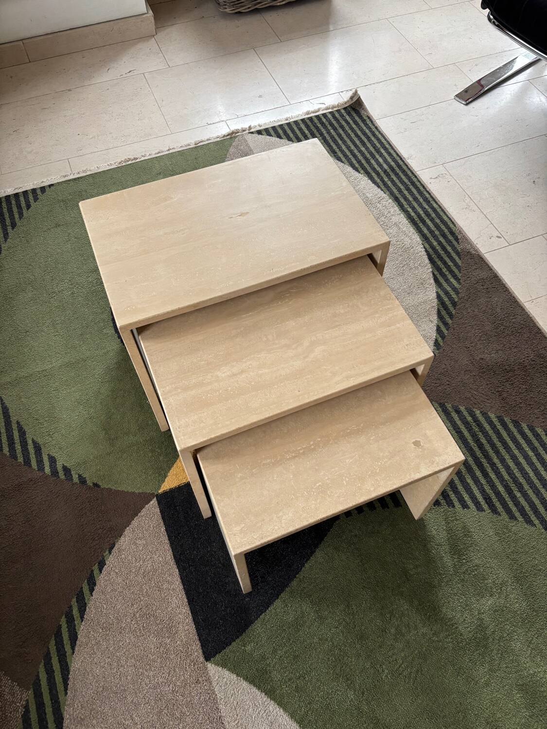 Lot de 3 tables gigognes en travertin
