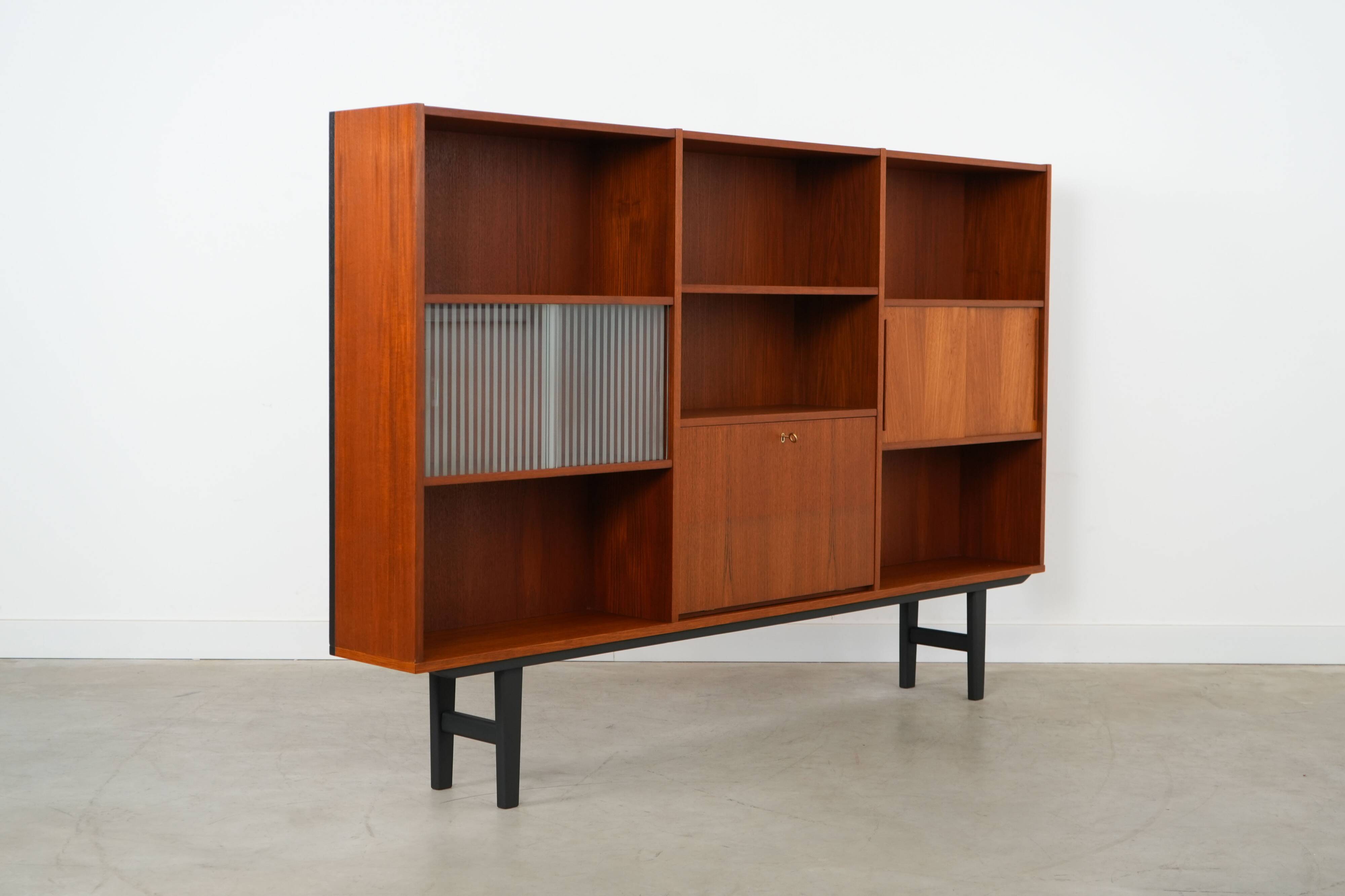 Bibliothèque en teck, design danois, années 1970, production : Danemark