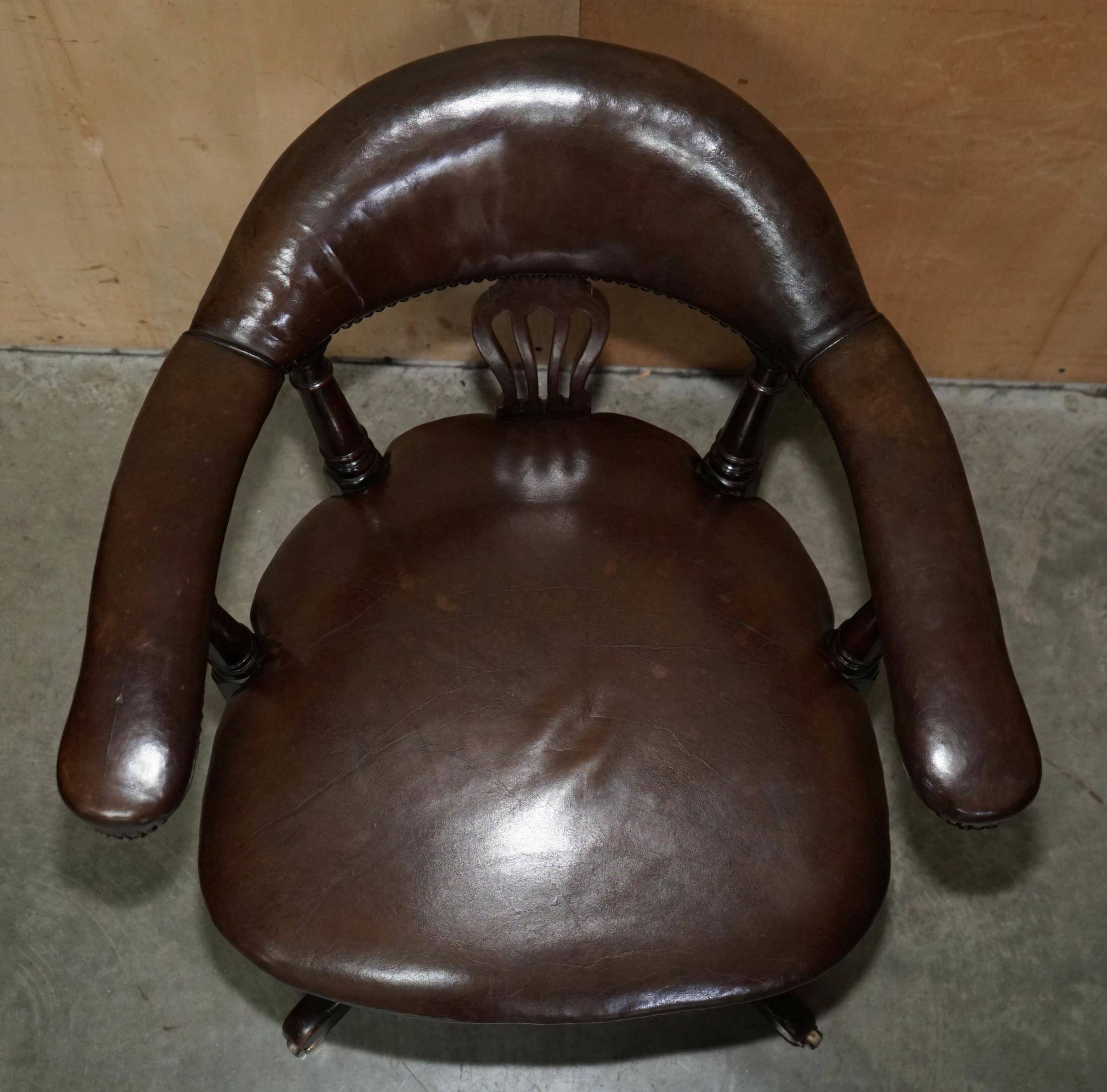 Fauteuil capitaine victorien antique cuir