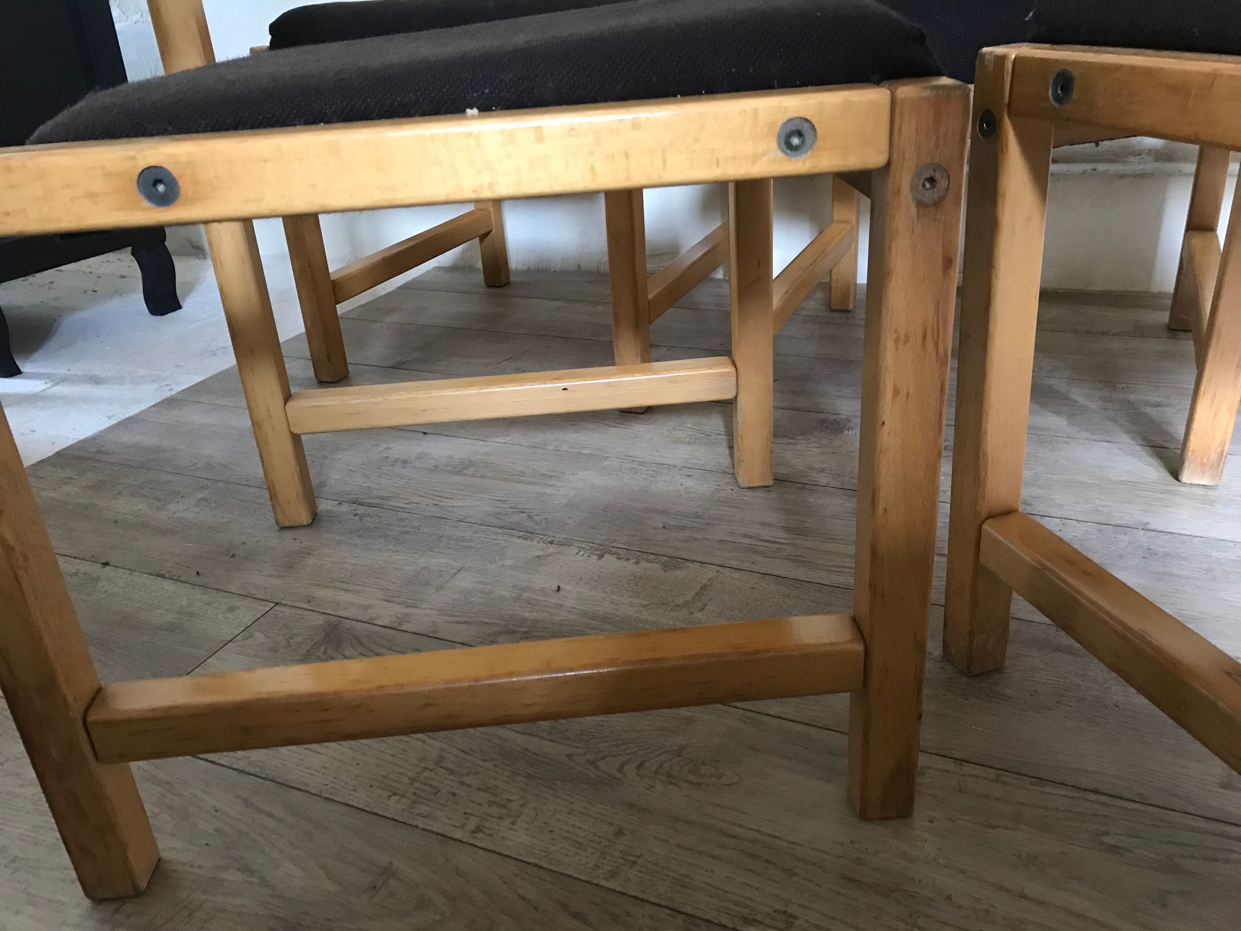 Set of 4 vintage chairs 1980's in beech, thermoformed on the back