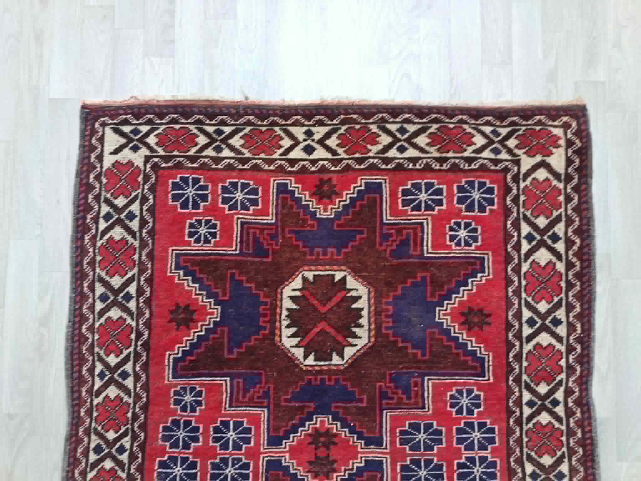 Tapis Kars fait main