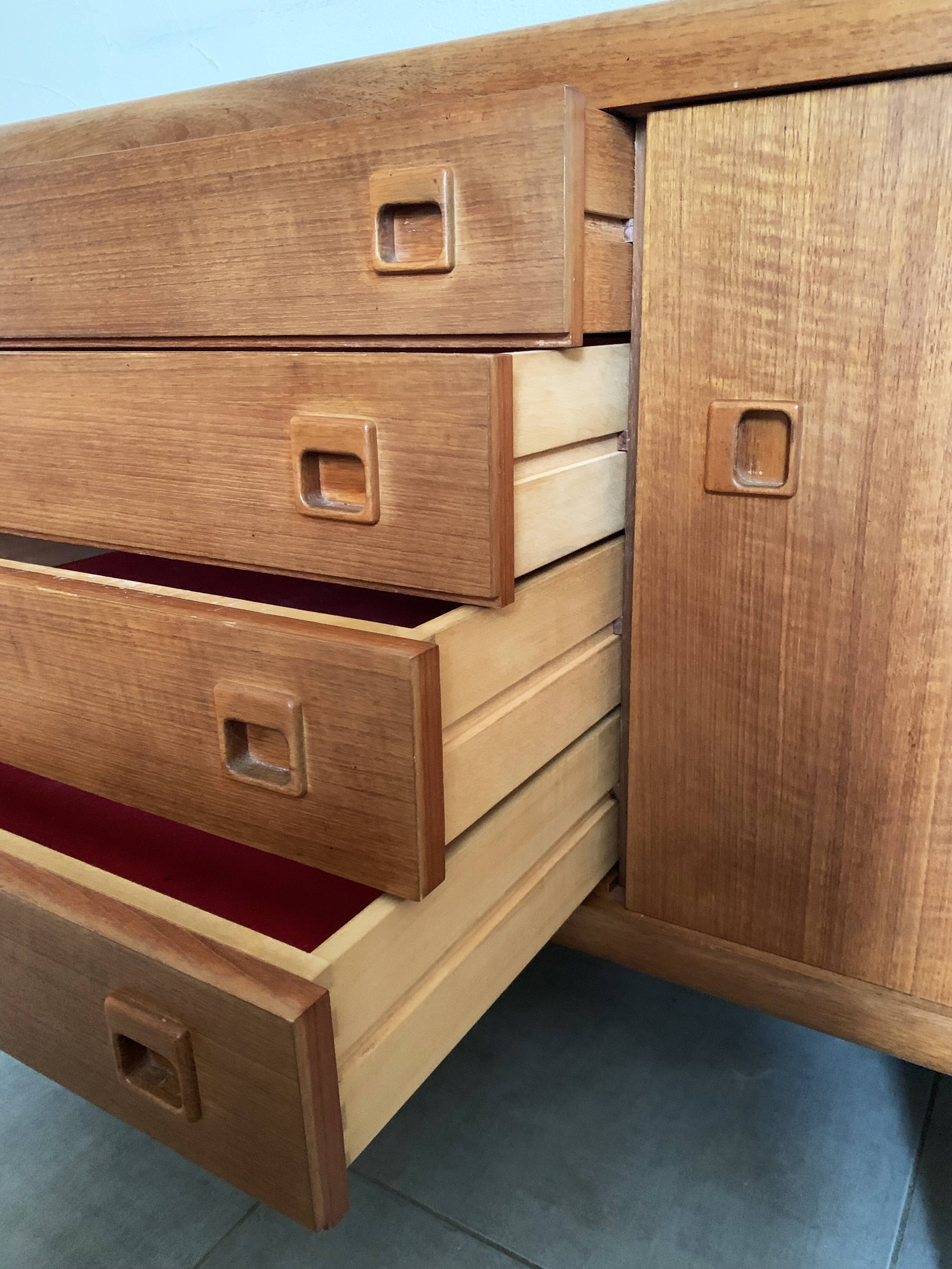 Large Danish vintage row in blond teak from the 60s
