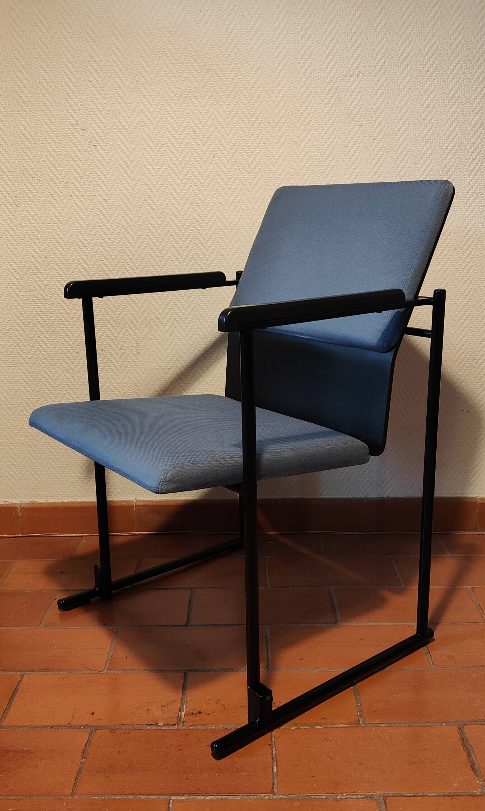 AVARTE armchair designed by Yrjö Kukkapuro