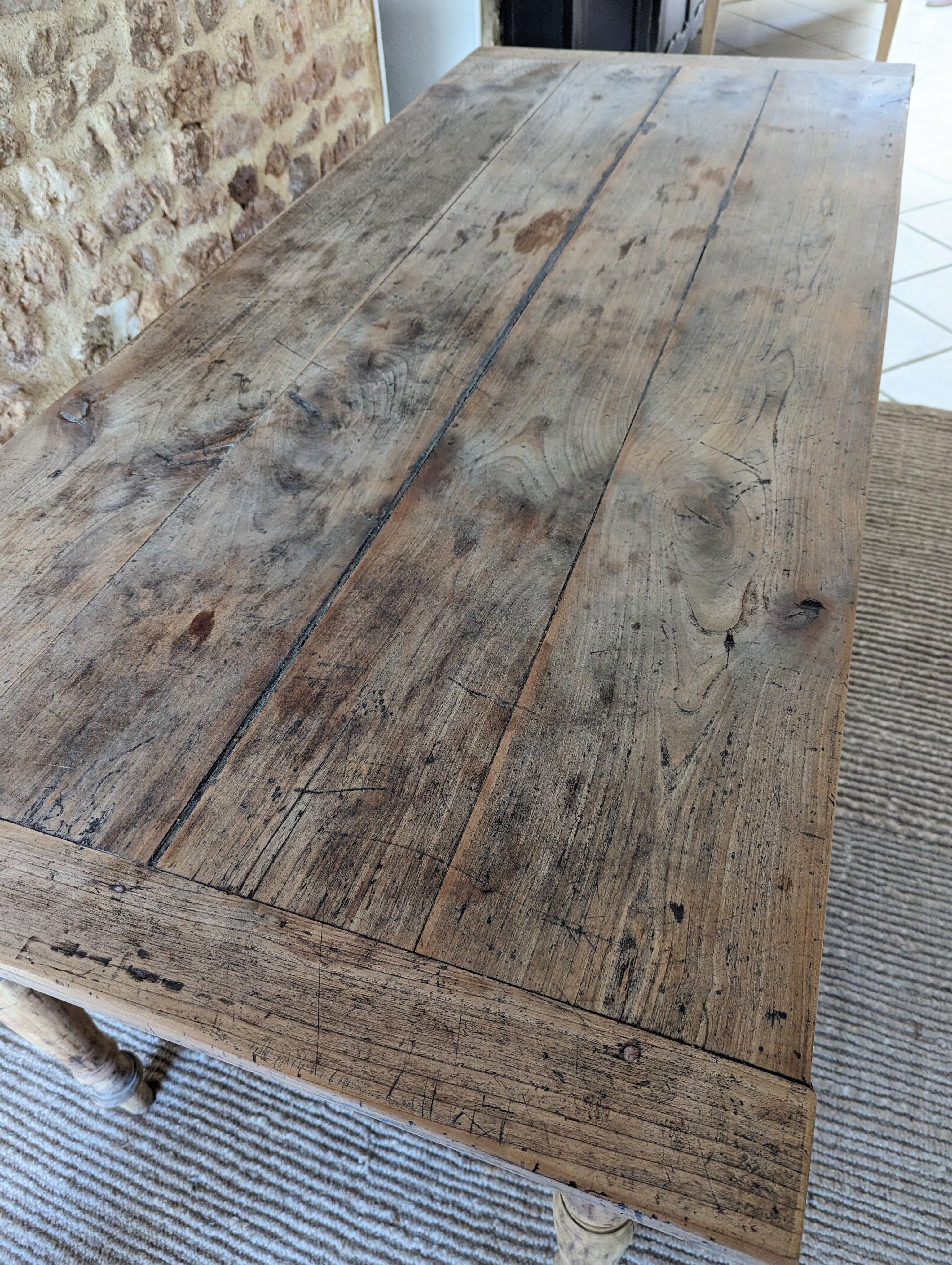 Farmhouse table