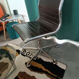 Deux fauteuils édition ancienne designer