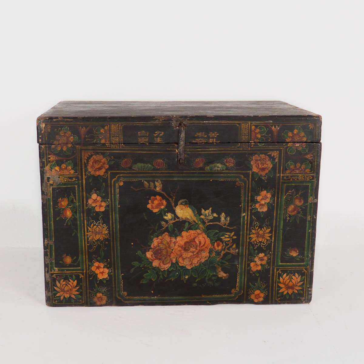 Illustrated Chinese wooden trunk with original patina (China, 1900) #26