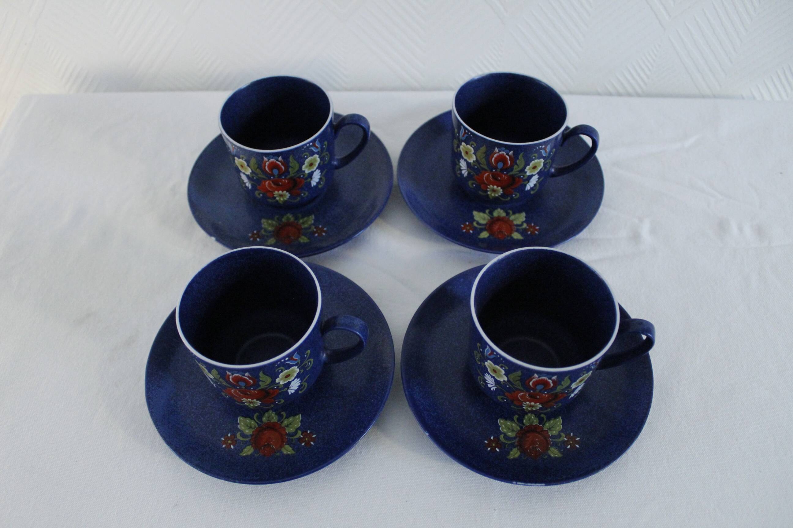 Vintage coffee set - blue and red flower patterns