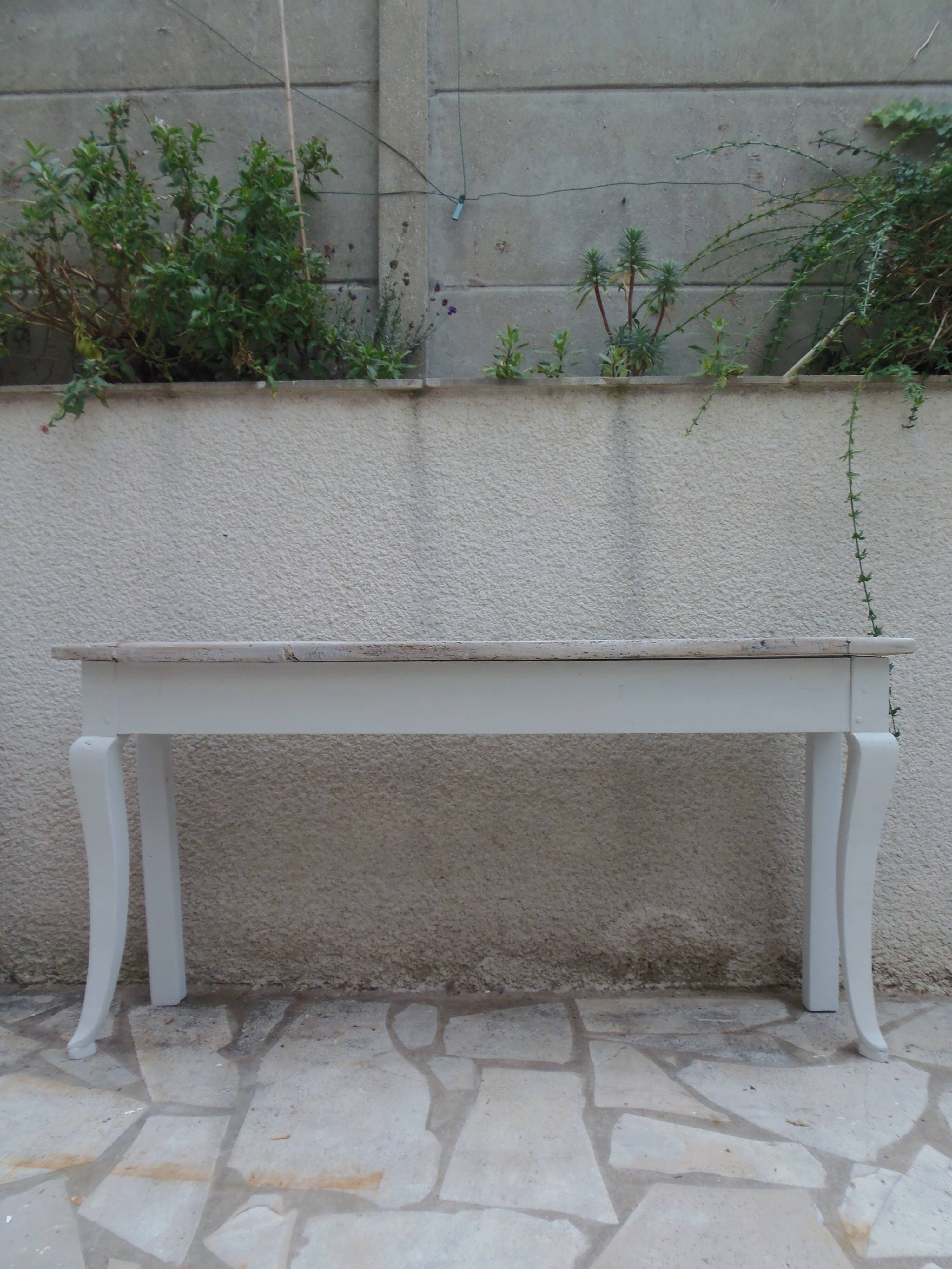 Console ancienne patinée gris coton.