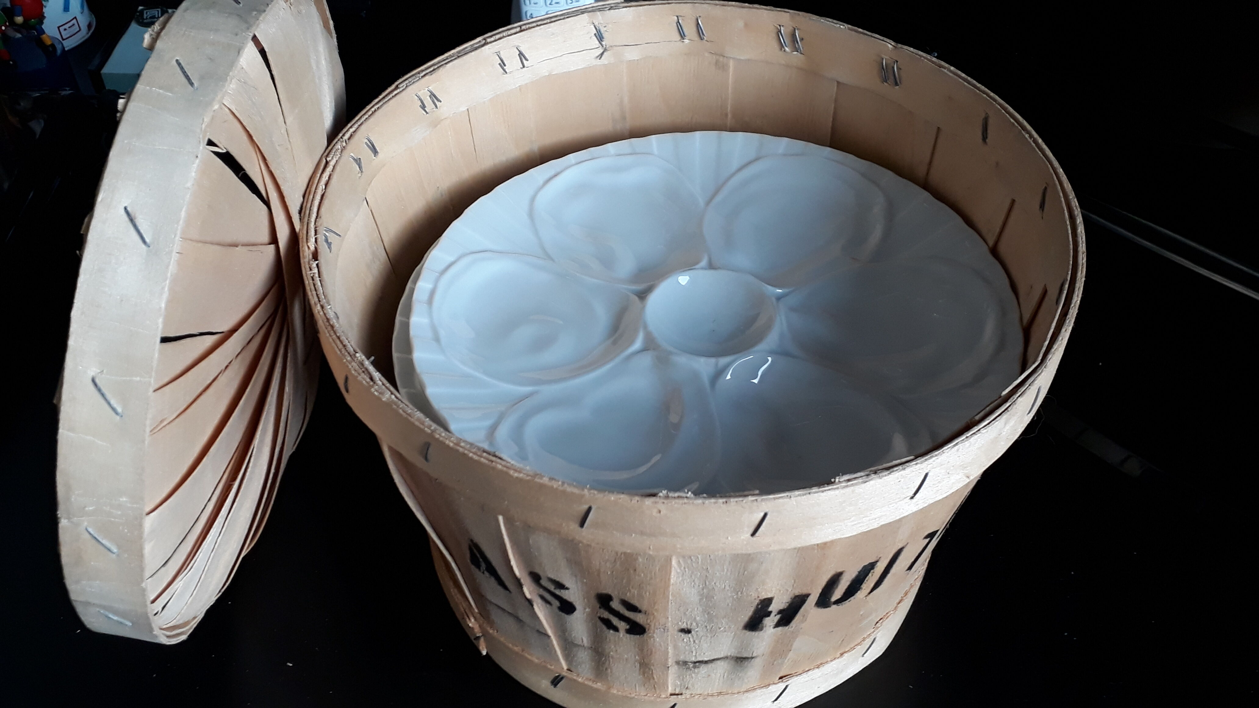 6 Pillivuyt 'Vendôme' model oyster plates