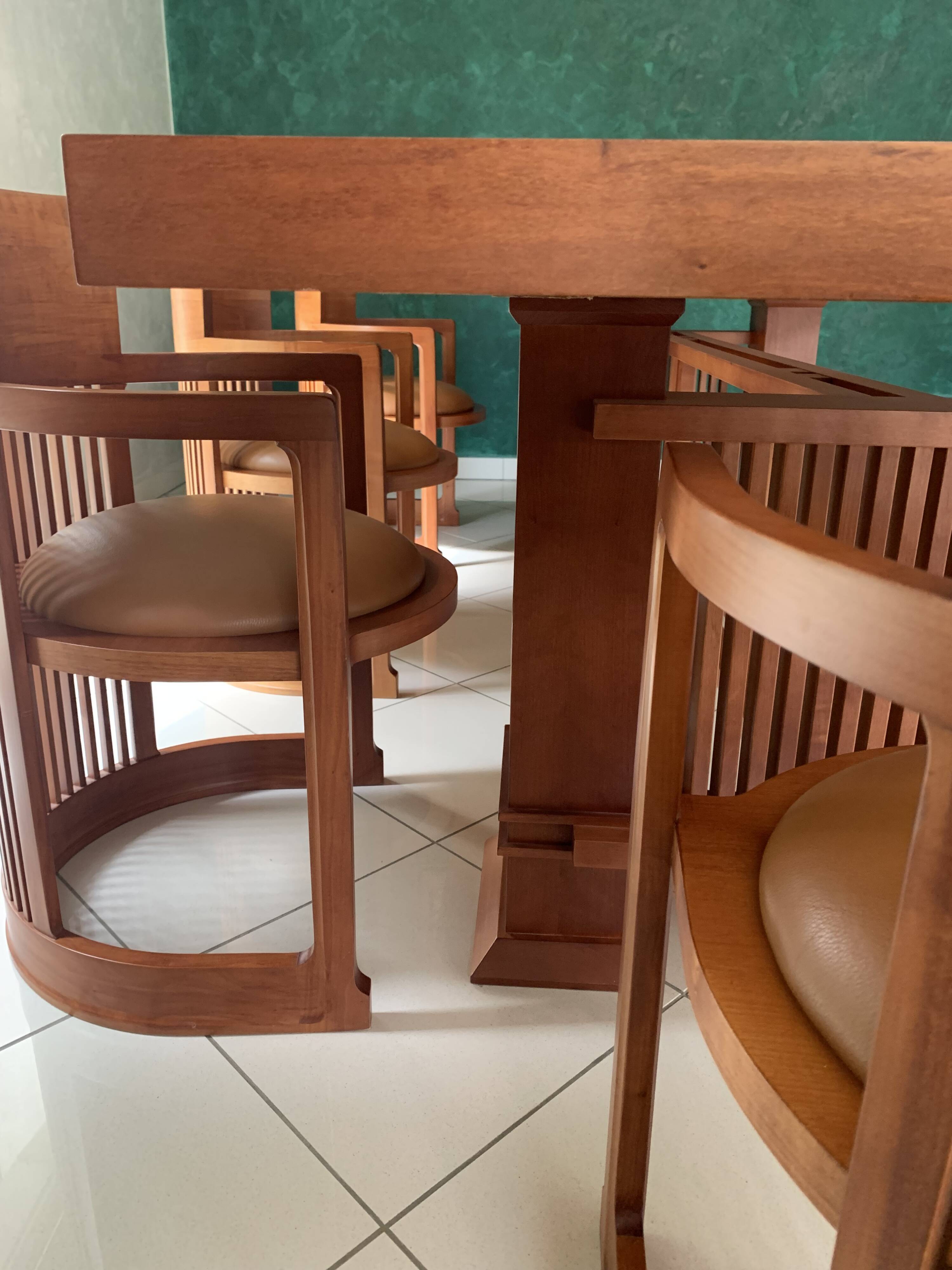 Lot de une table  et 6 fauteuils inspiration Frank Lloyd wright