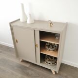 Storage cabinet