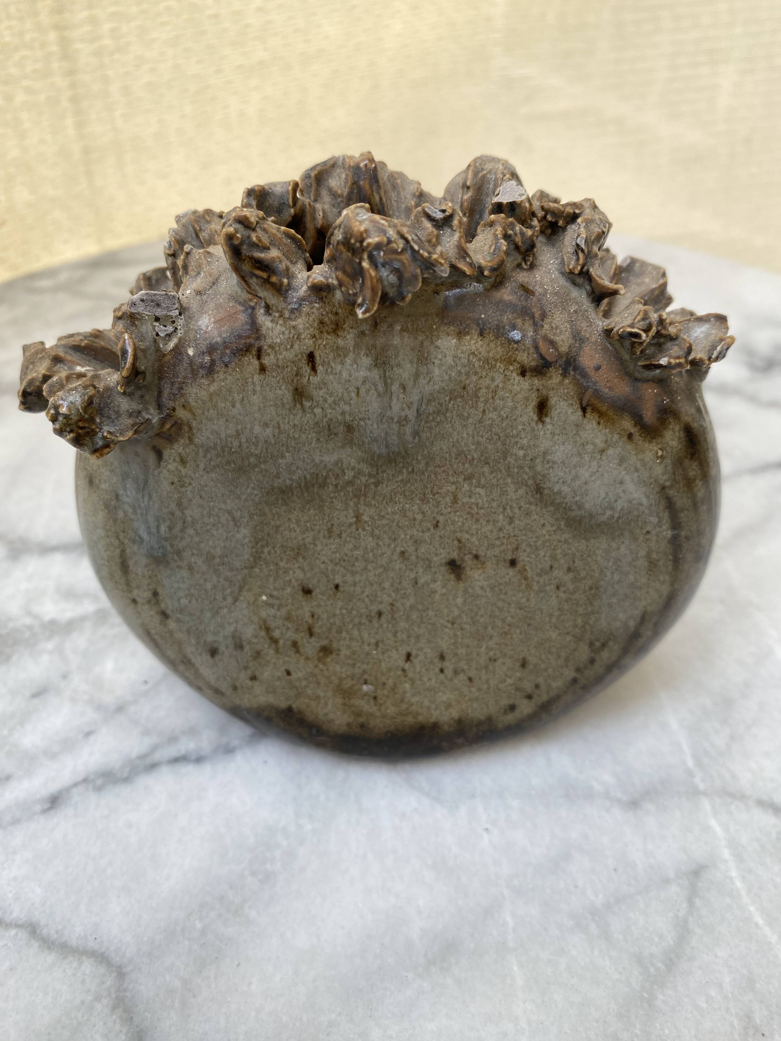 Vase Sculpture en Grès Émaillé – Design Brutiste & Organique