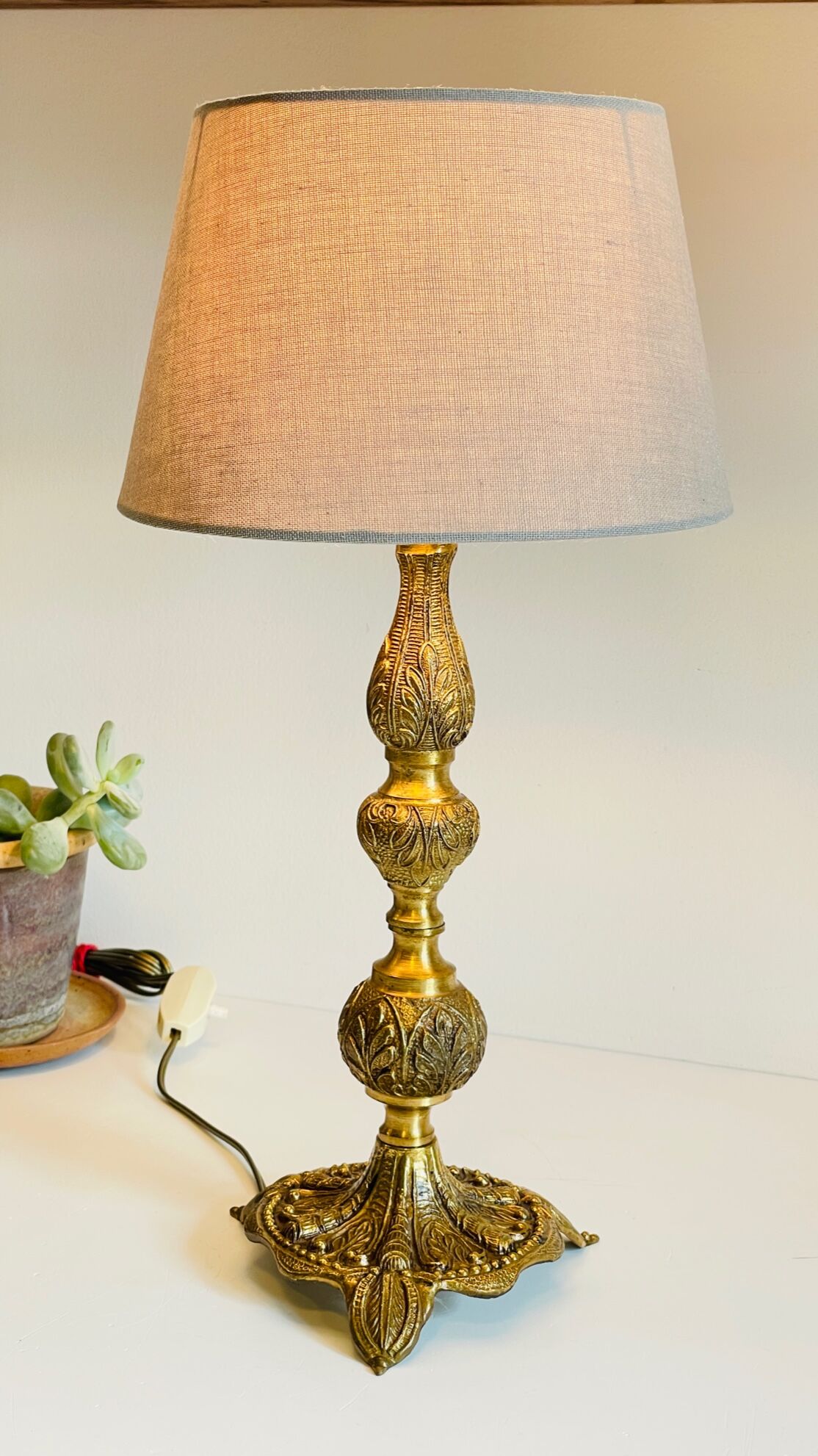 Lamp in brass solid and fabric