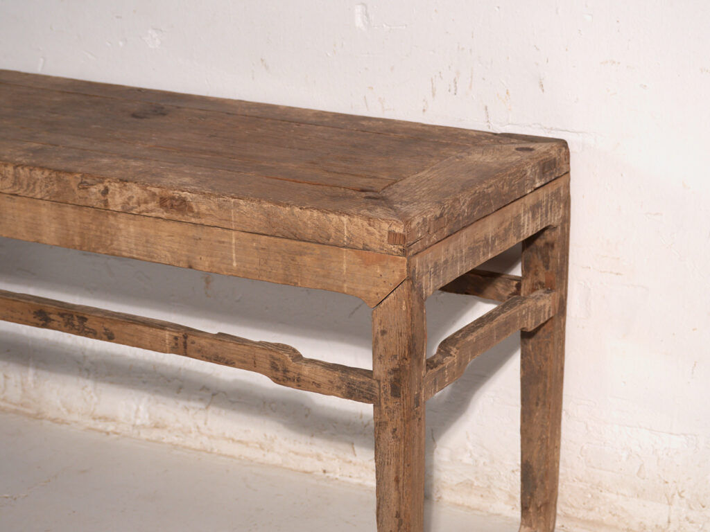 Banc bas ancien en bois de pin – Chine, vers 1890
