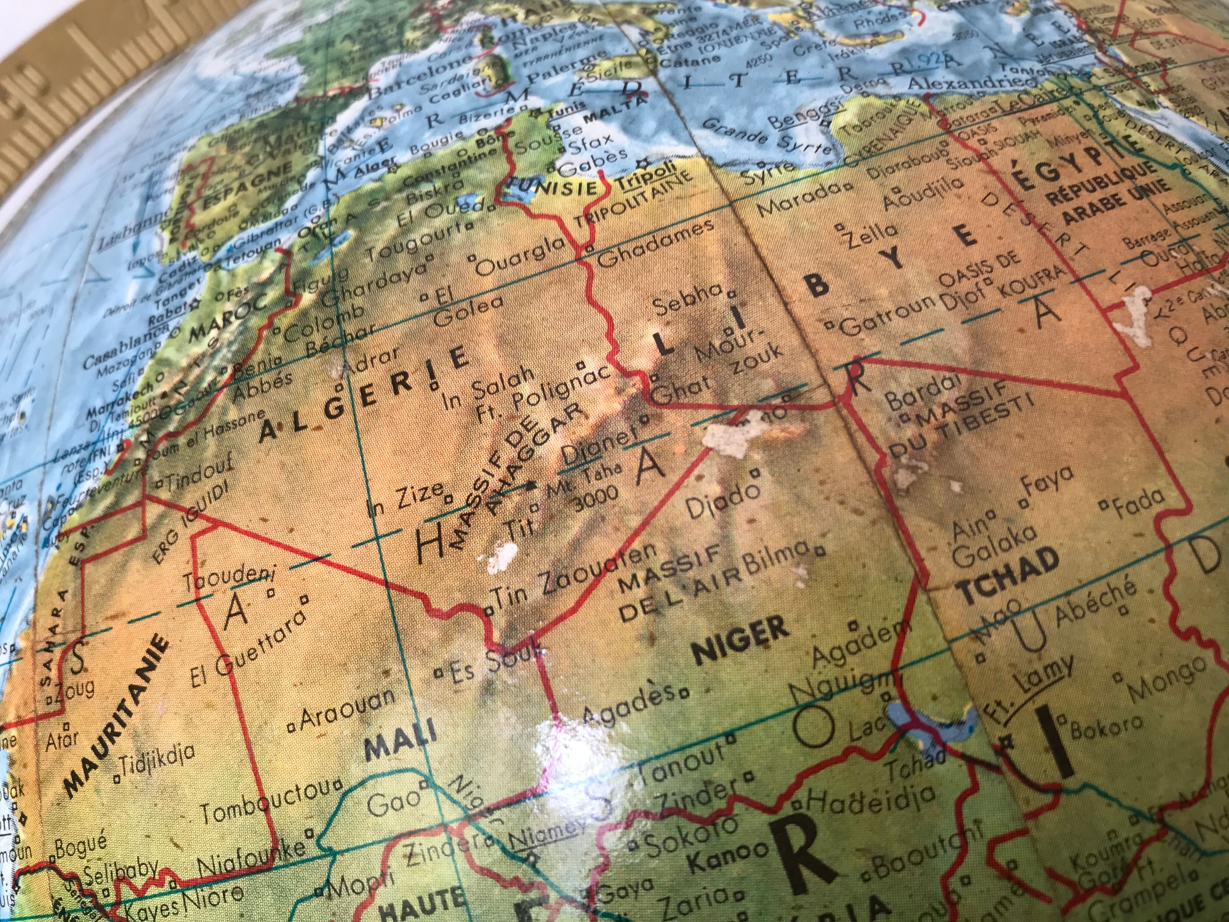 Globe Earth Scanglobe 1960 in relief, paper map and brass footing