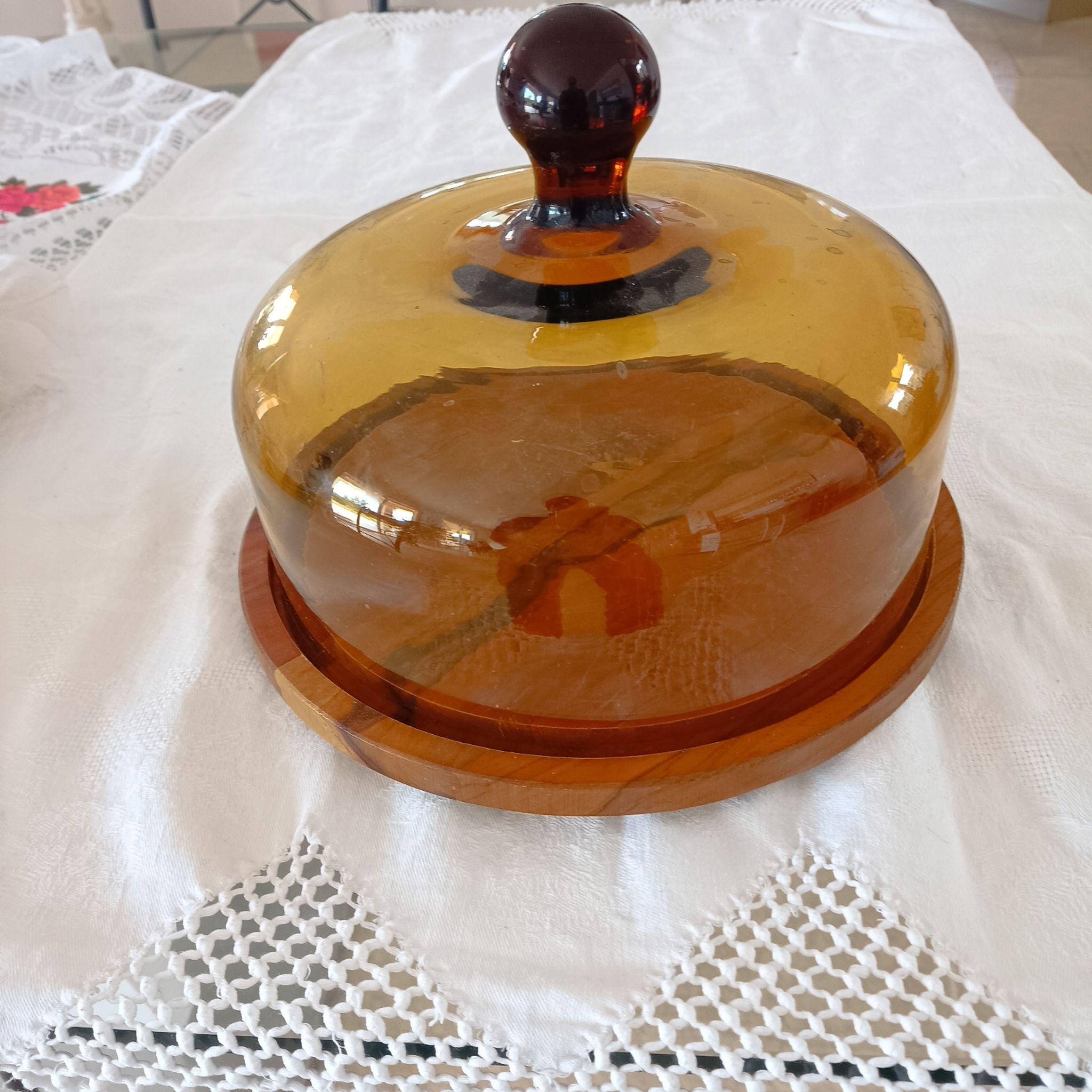Cloche à fromage et son plateau en bois d'olivier