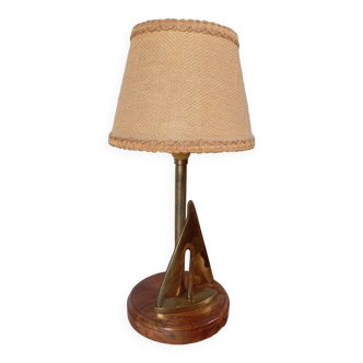 Marine table lamp with wooden base, brass sailboat, jute lampshade