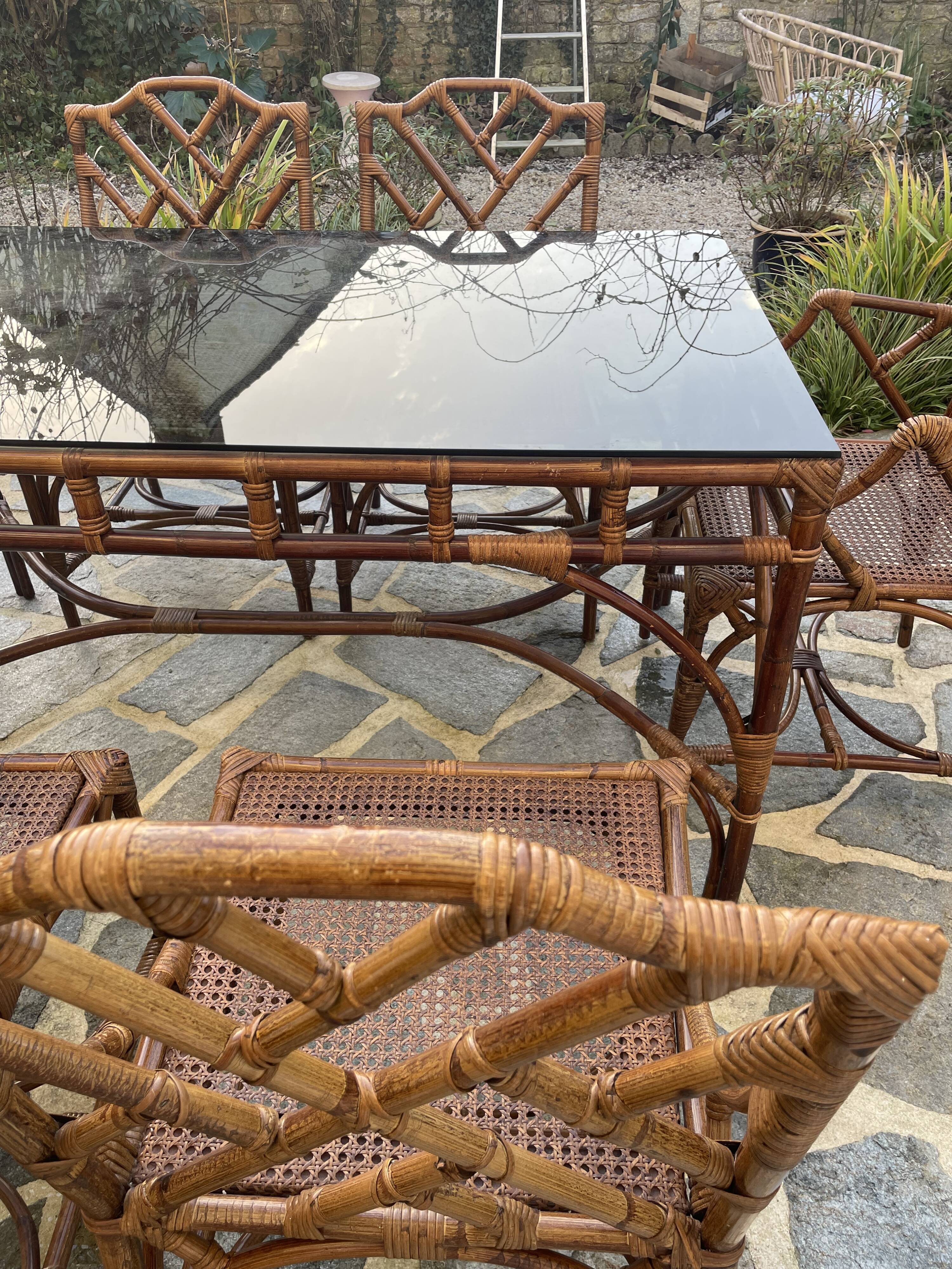 Salle à manger en rotin et bambou