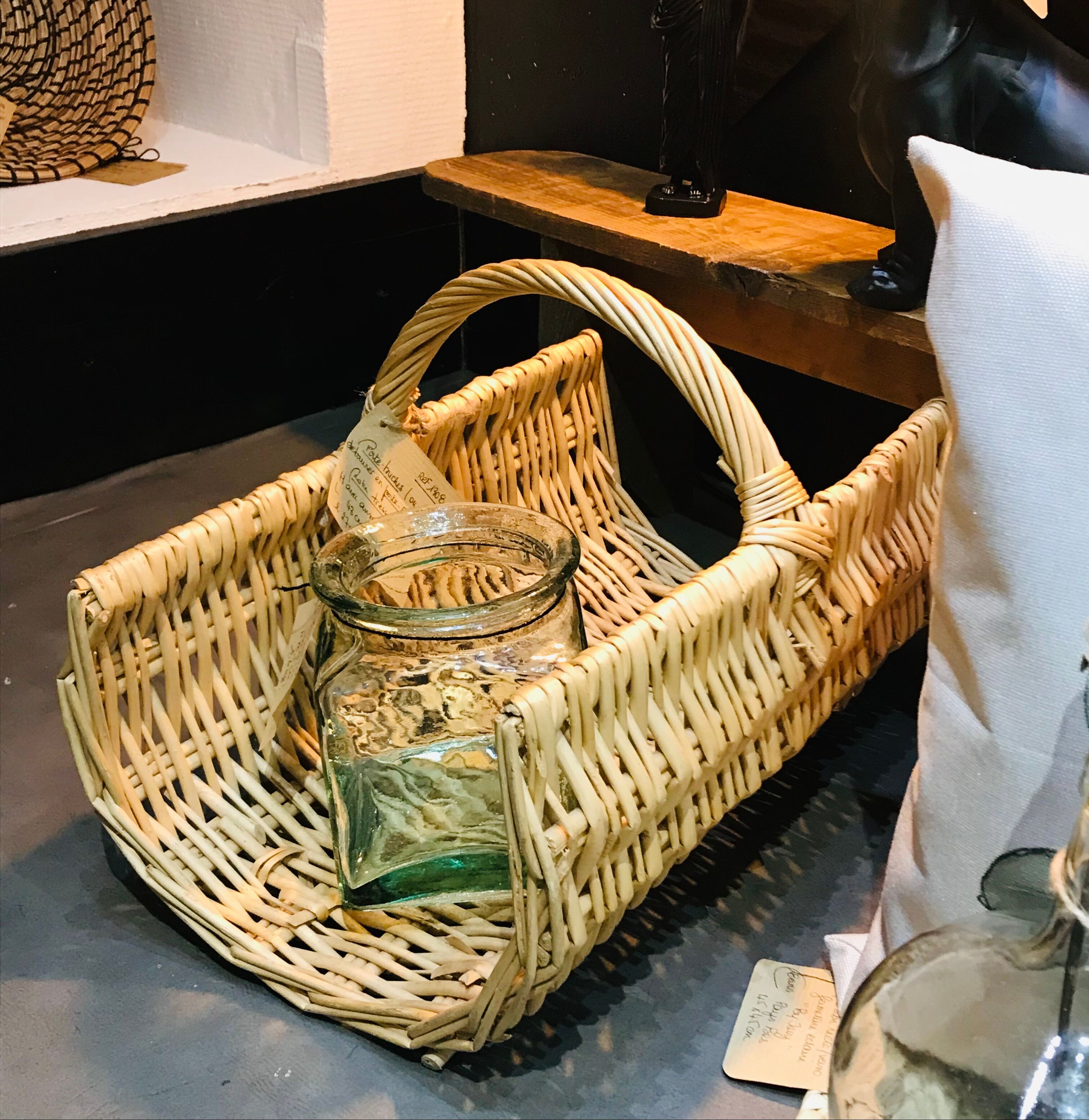 Door logs or magazines in rattan and wood
