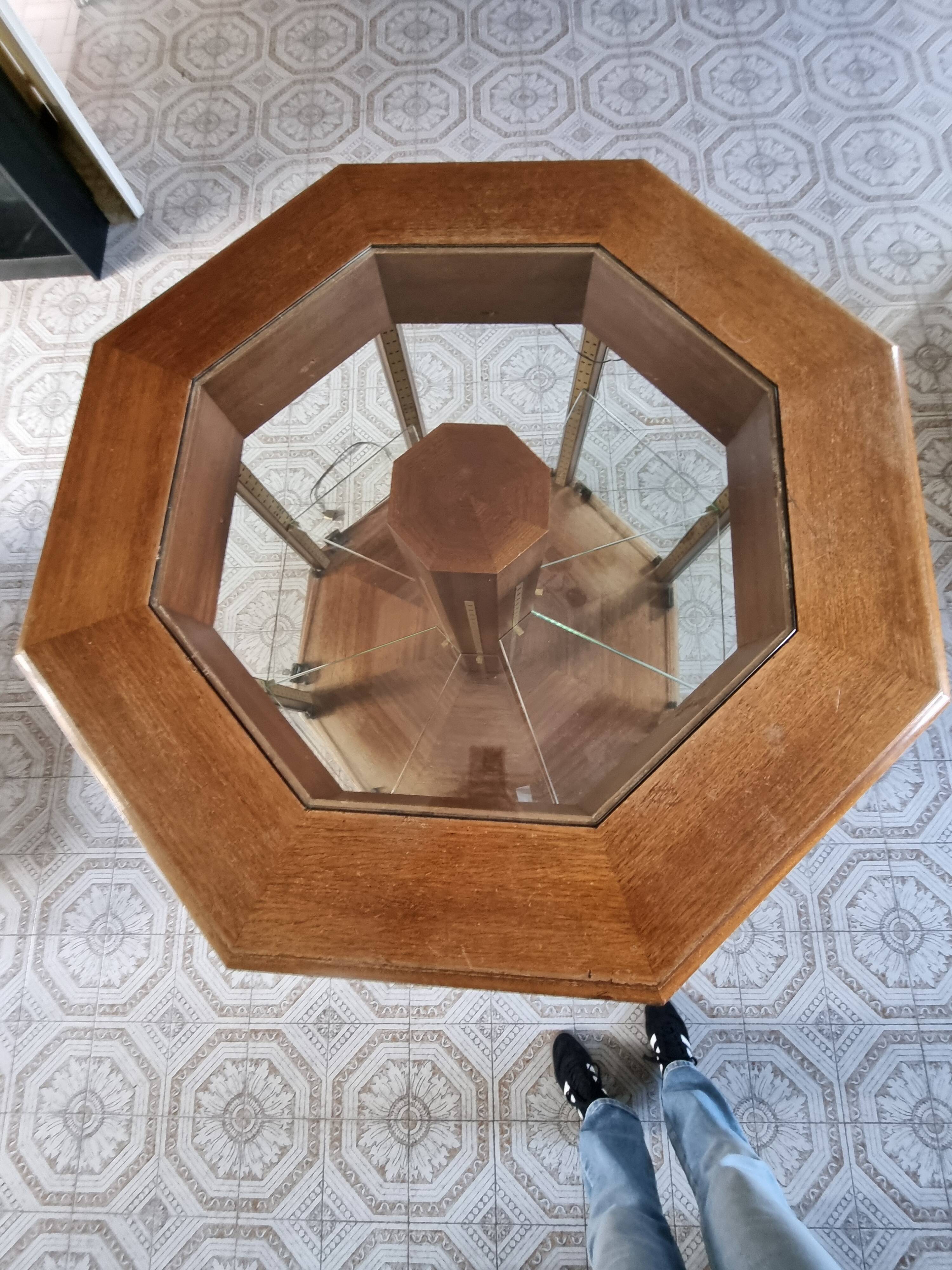 Hexagonal display case