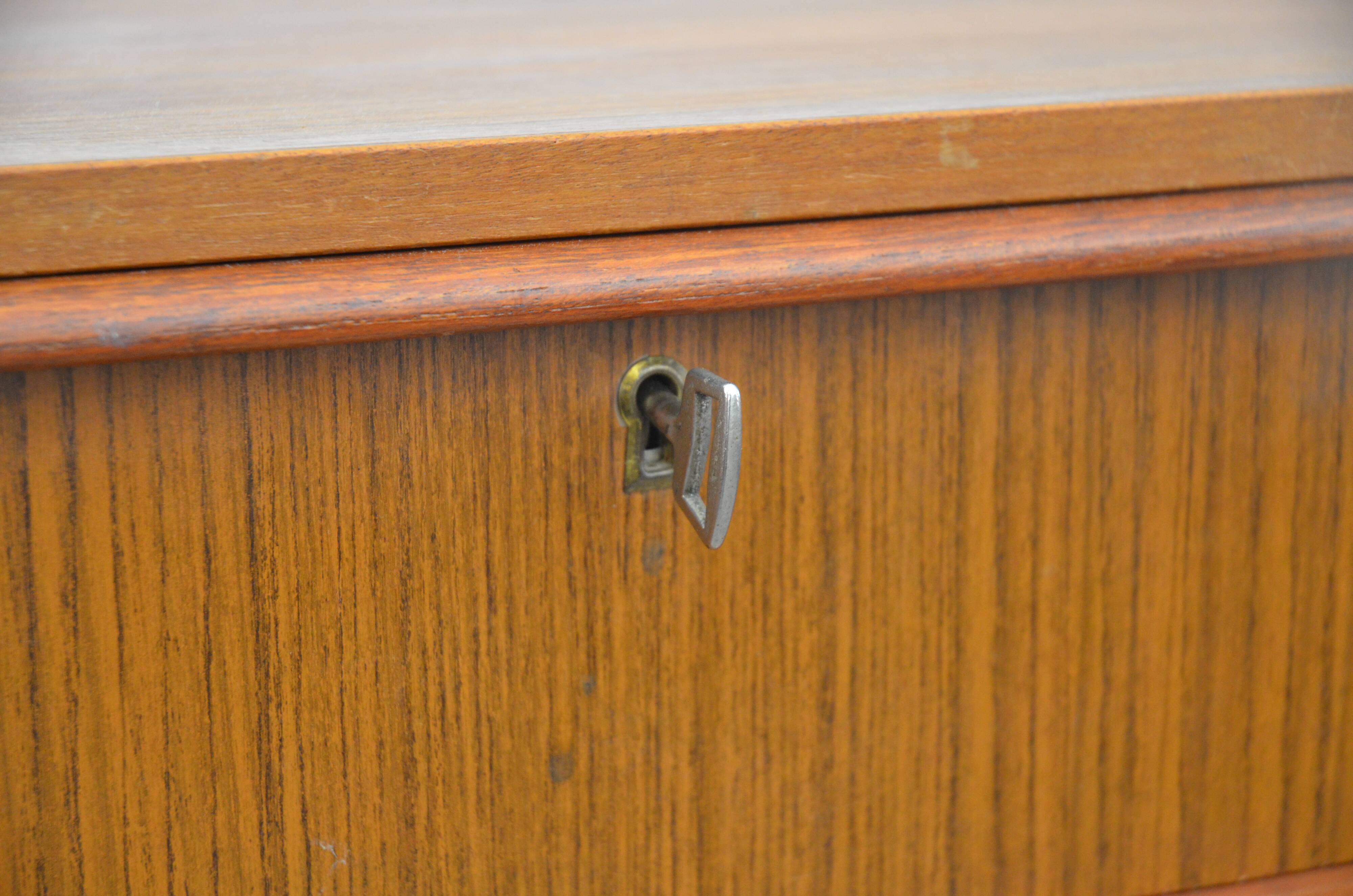 Commode en teck, années 1960