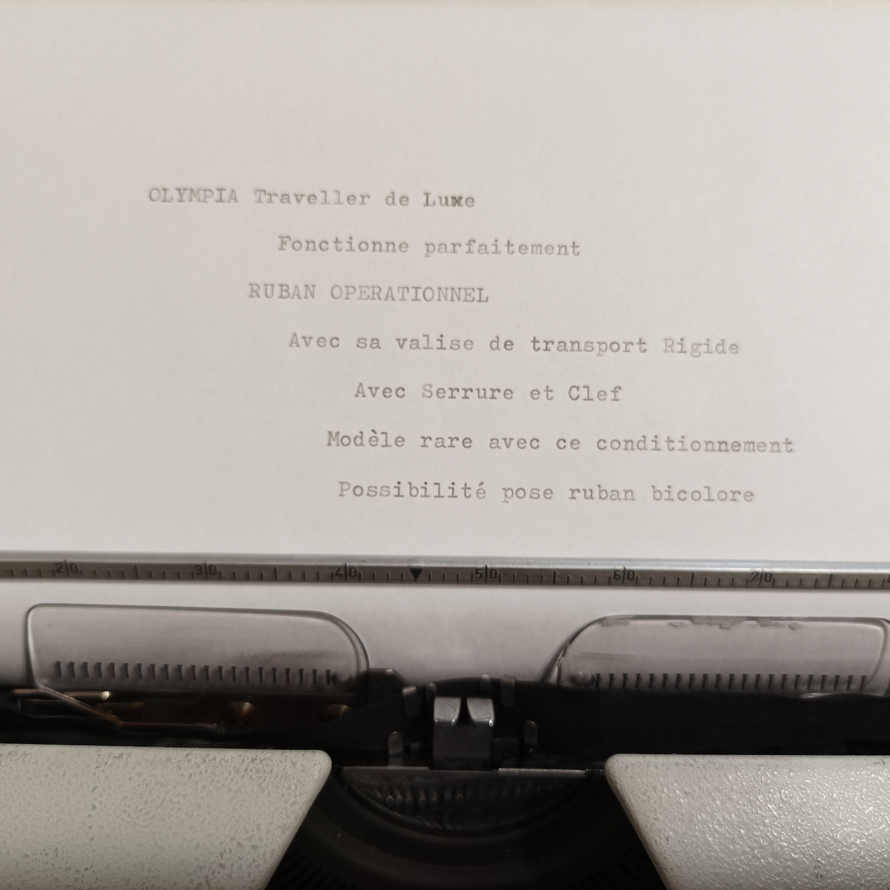 Olympia Traveller de Luxe White Typewriter