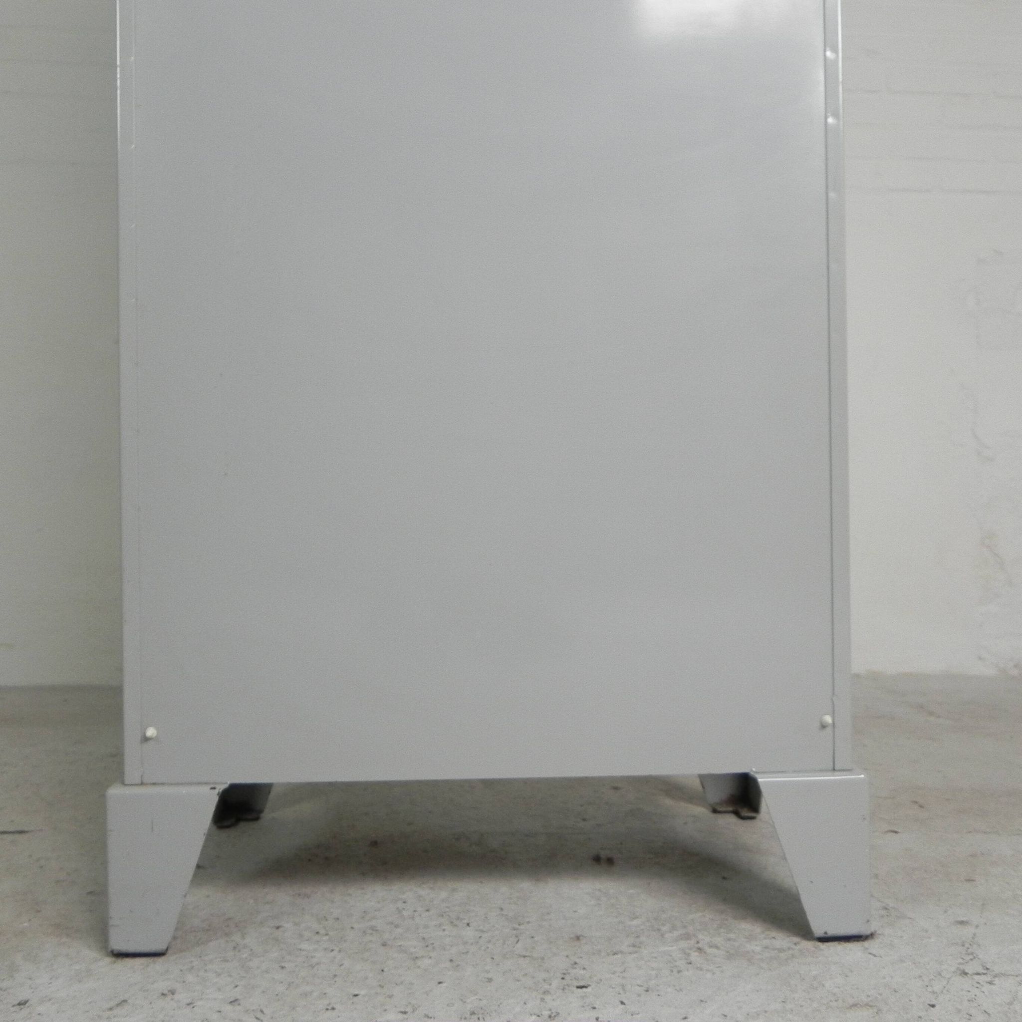 Steel doctor's cabinet, medicine cabinet, Oostwoud, 1960s