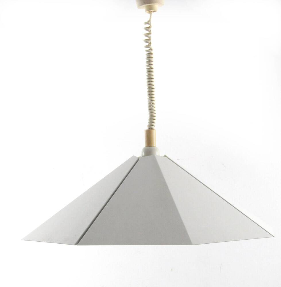 Minimalist and discreet metal sheet lamp from the 1970s.