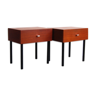 Paire de tables de chevet par Pierre Guariche pour Meurop