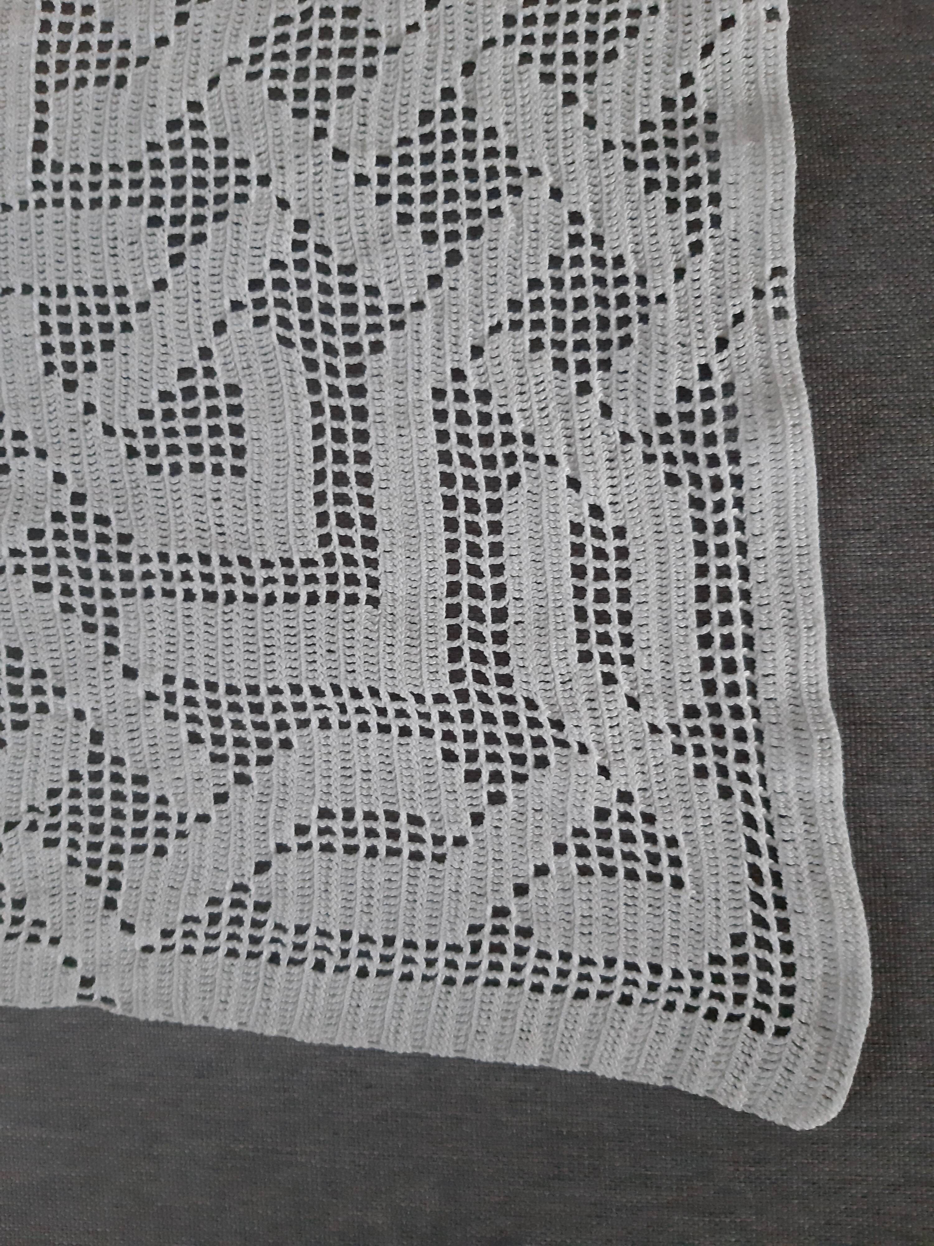 Crocheted table path