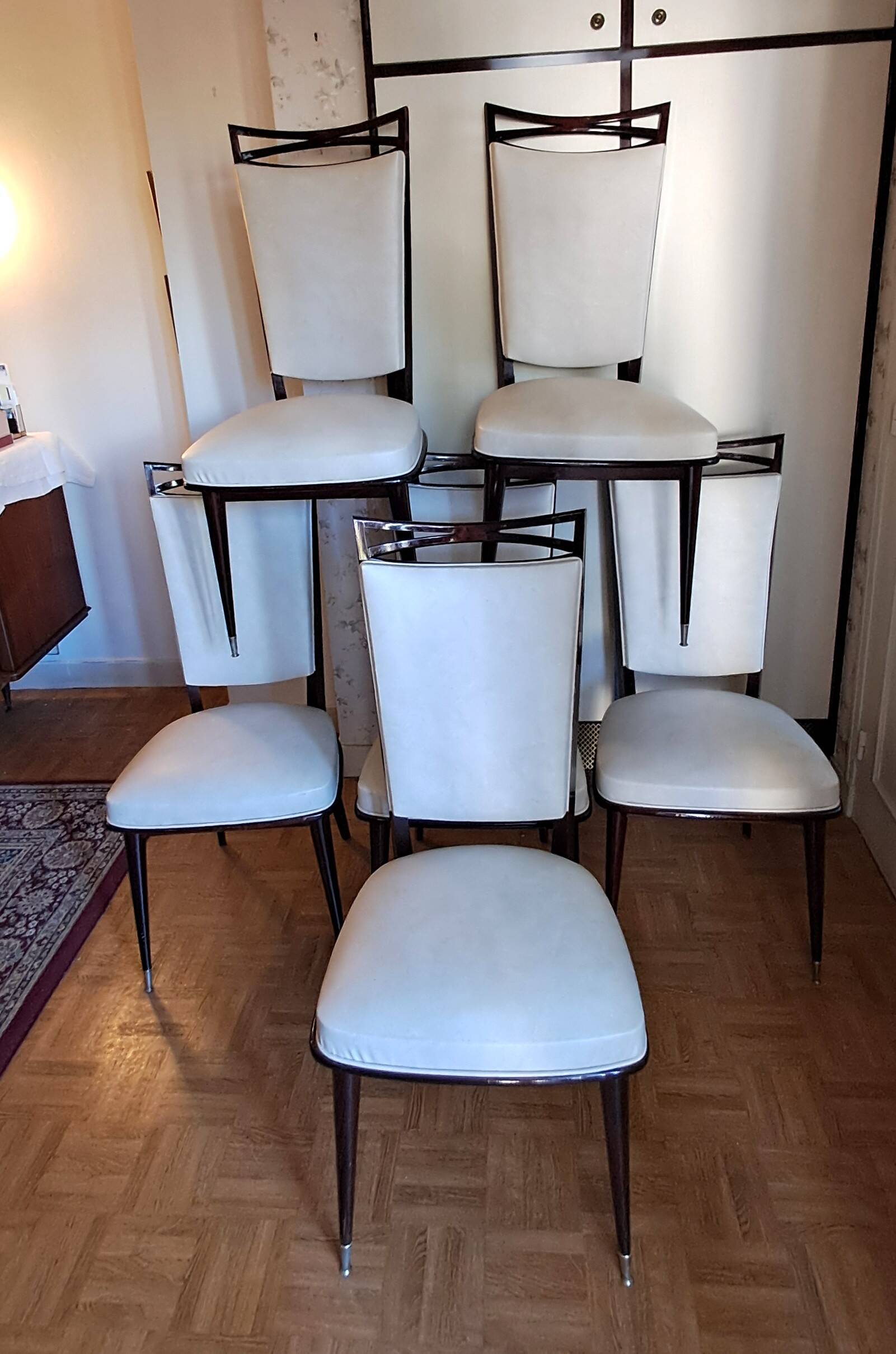 Set of 6 Art Deco chairs in solid mahogany and faux leather. Circa 1940.