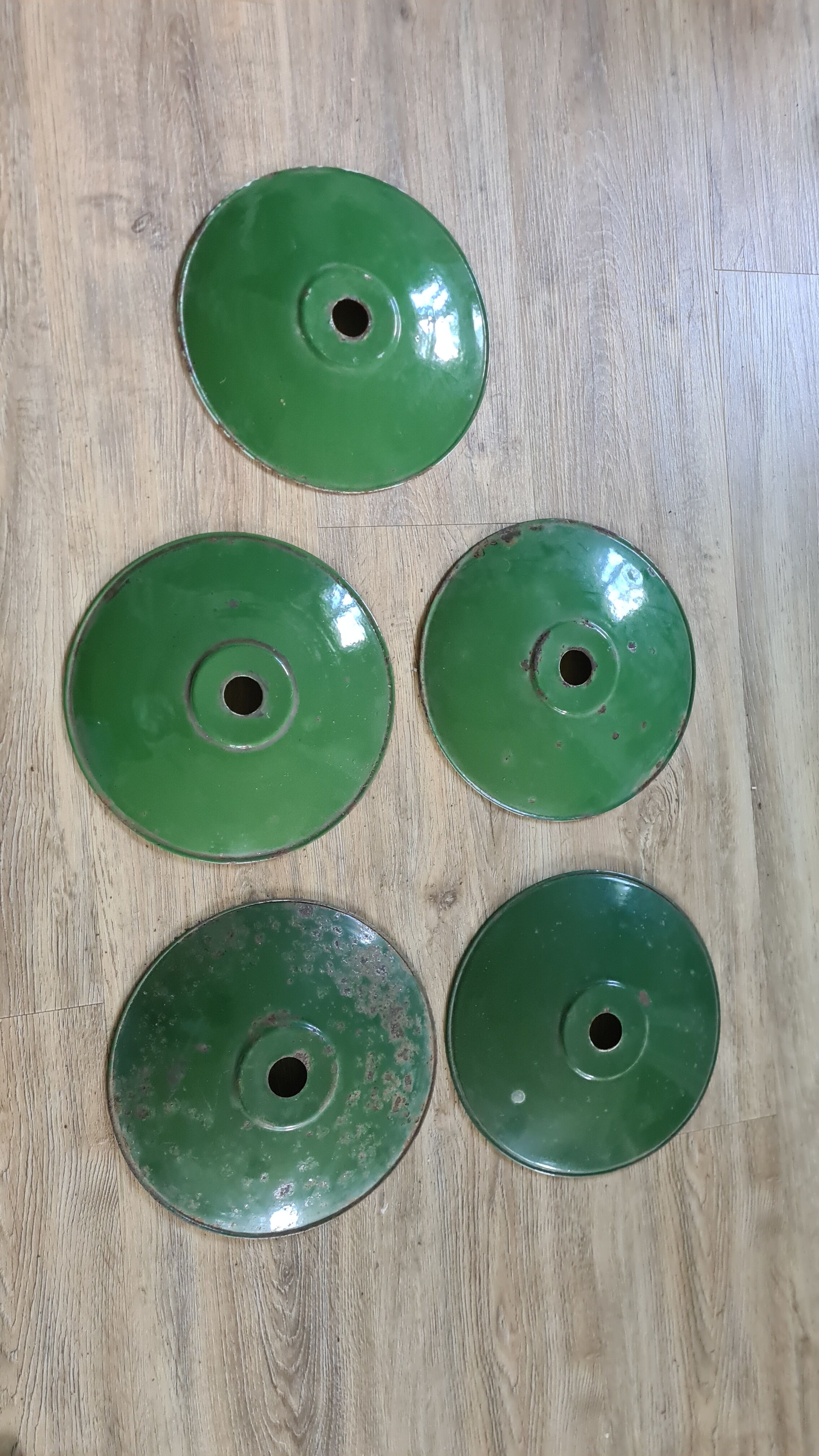Set of 5 old green metal / industrial style pendant lamps