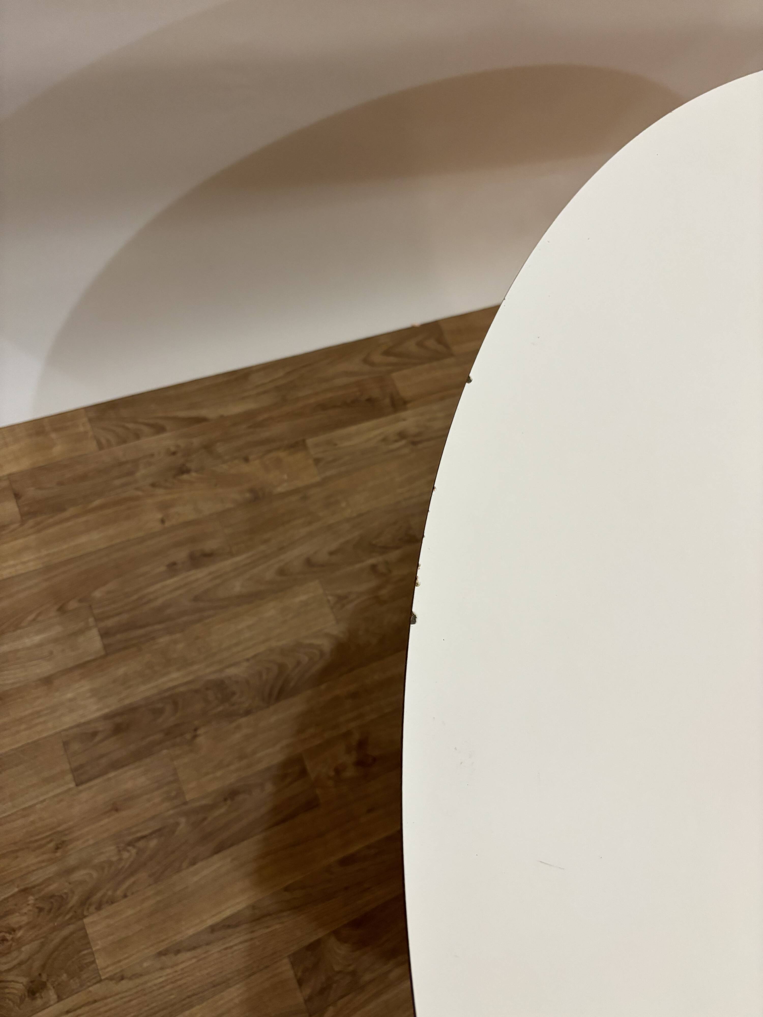 70s round tulip dining table